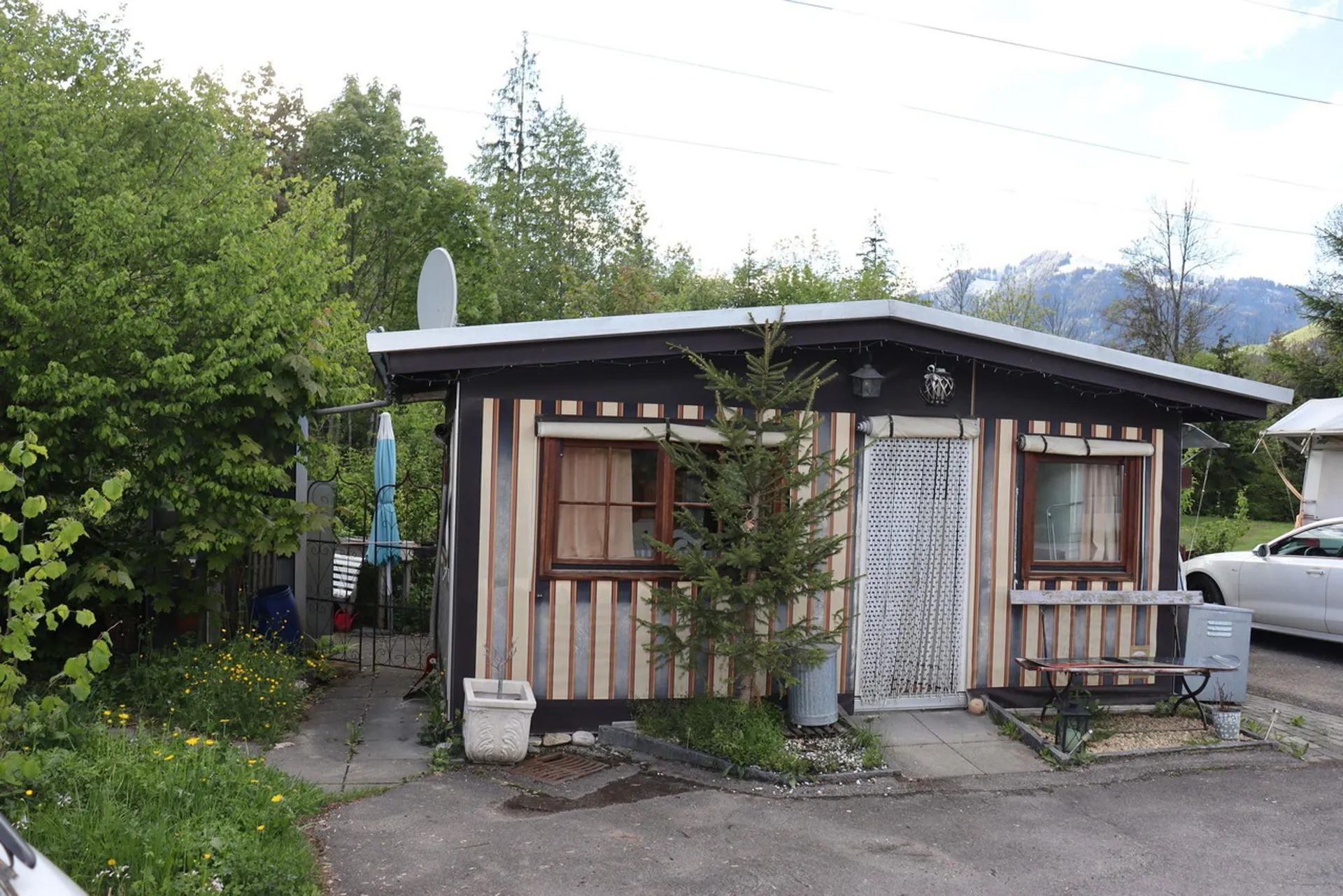 Charmantes Camping-Ferienhäuschen in Gstaad - ruhige Lage mit Ganzjahreswohnsitz
