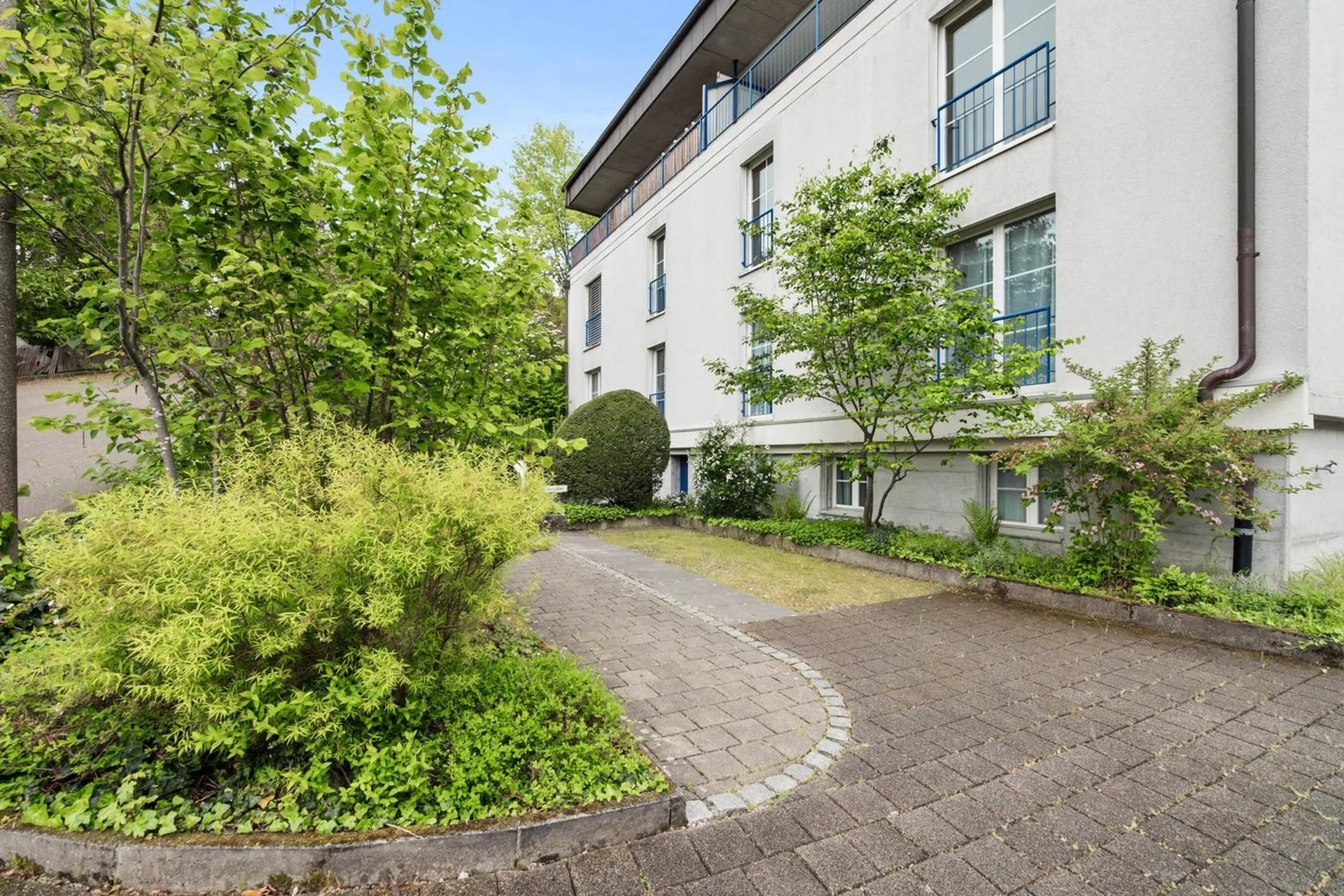 Moderne 3.5-Zimmer-Wohnung mit Balkon in Arlesheim