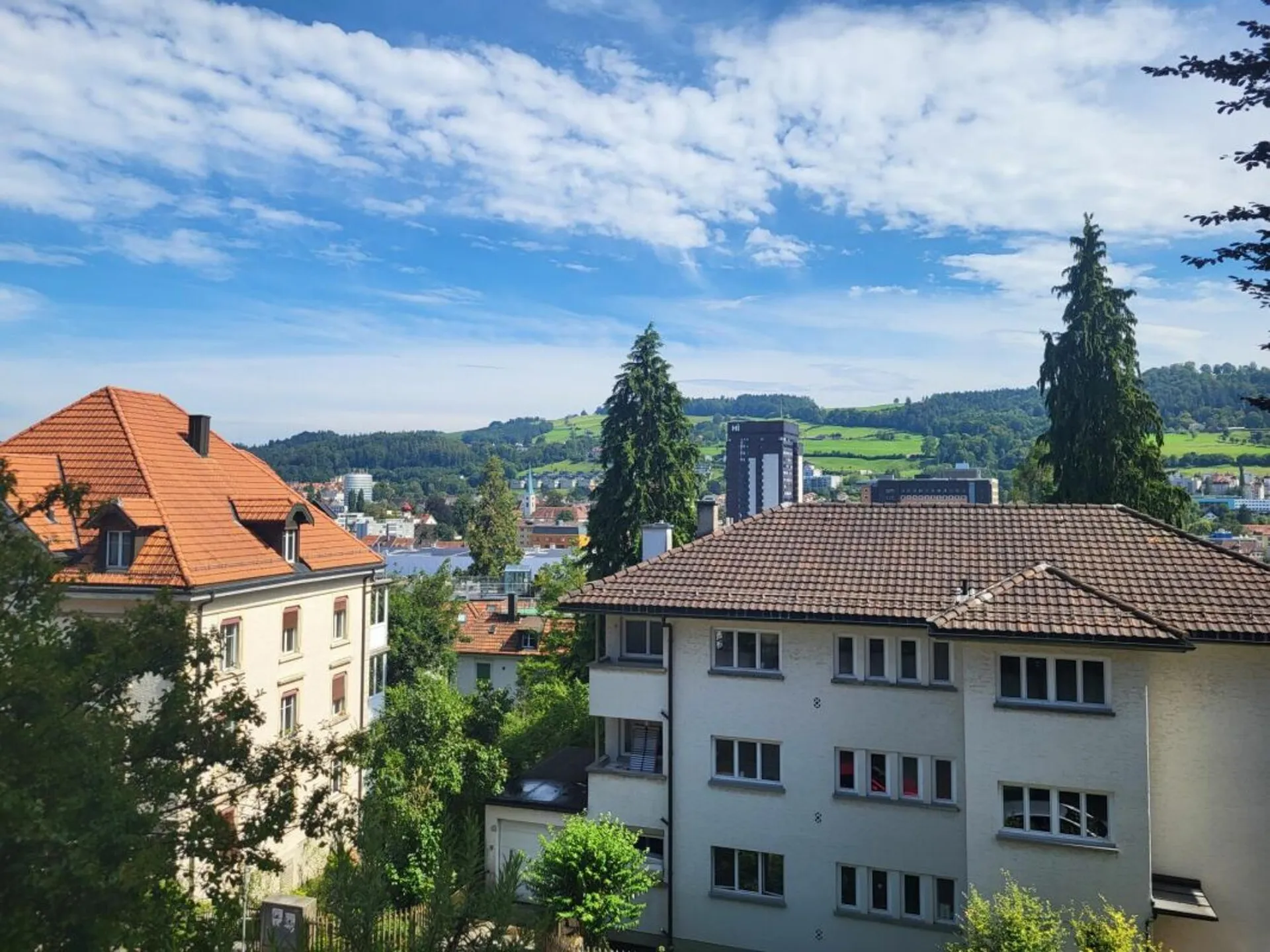 Sehr grosse Wohnung an zentraler Lage
