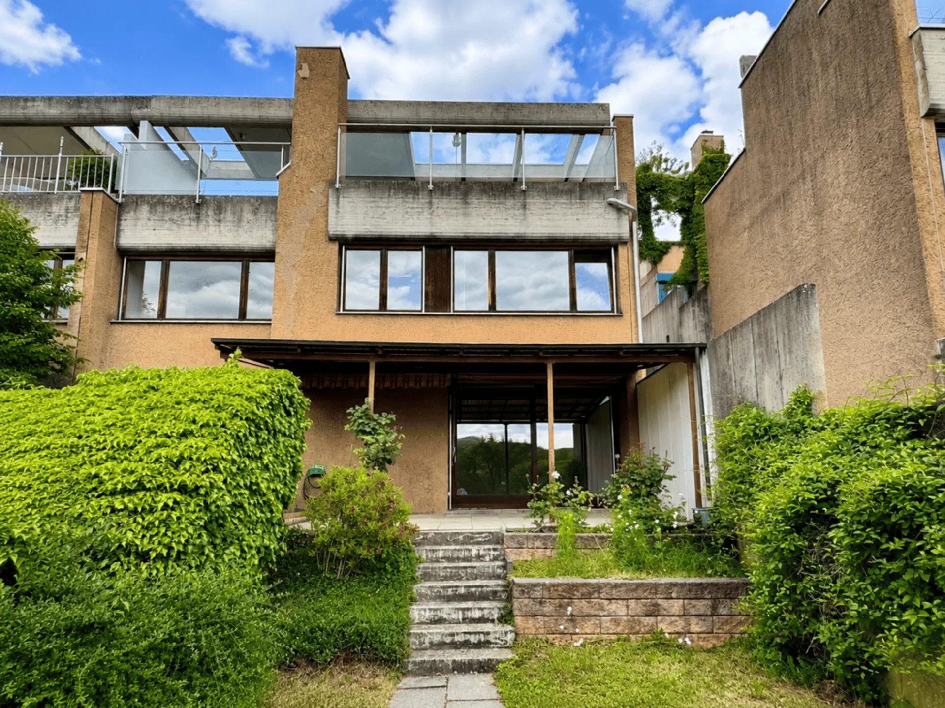 Weitsicht, Raum und Potenzial: Reihenhaus in Magden