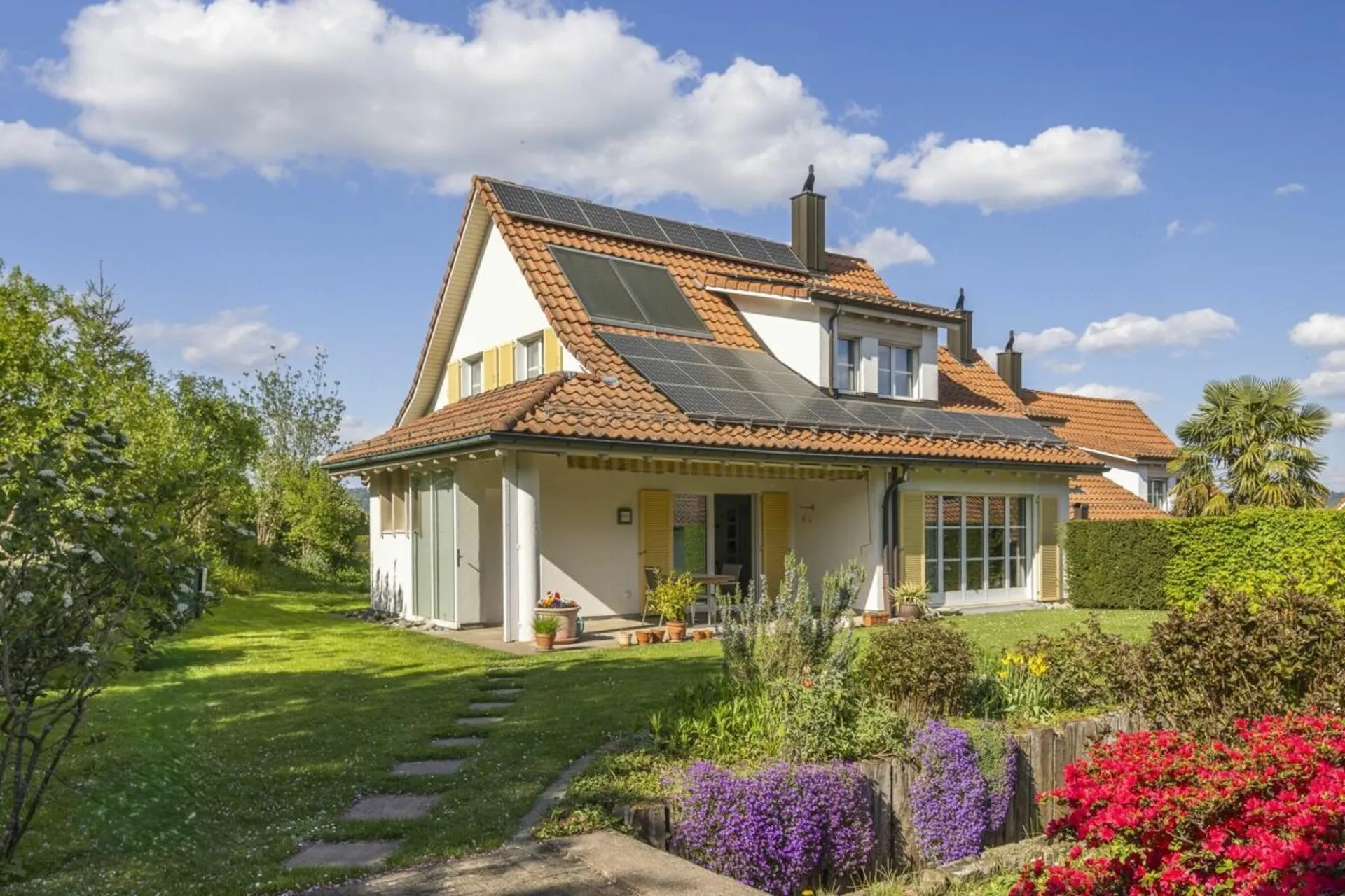 Gepflegtes Einfamilienhaus mit idyllischem Garten