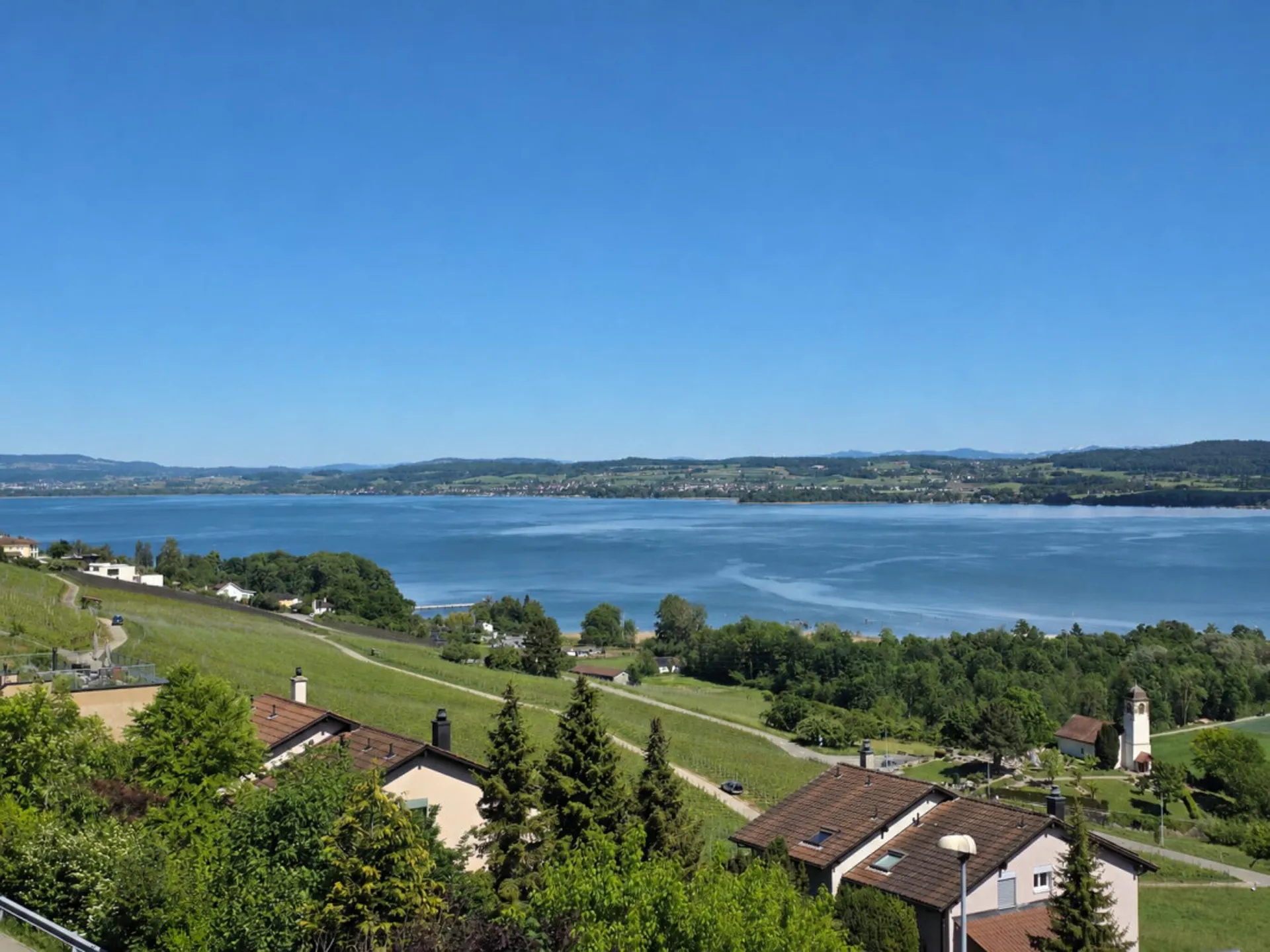 Attique 4.5 pièces avec vue imprenable sur le lac