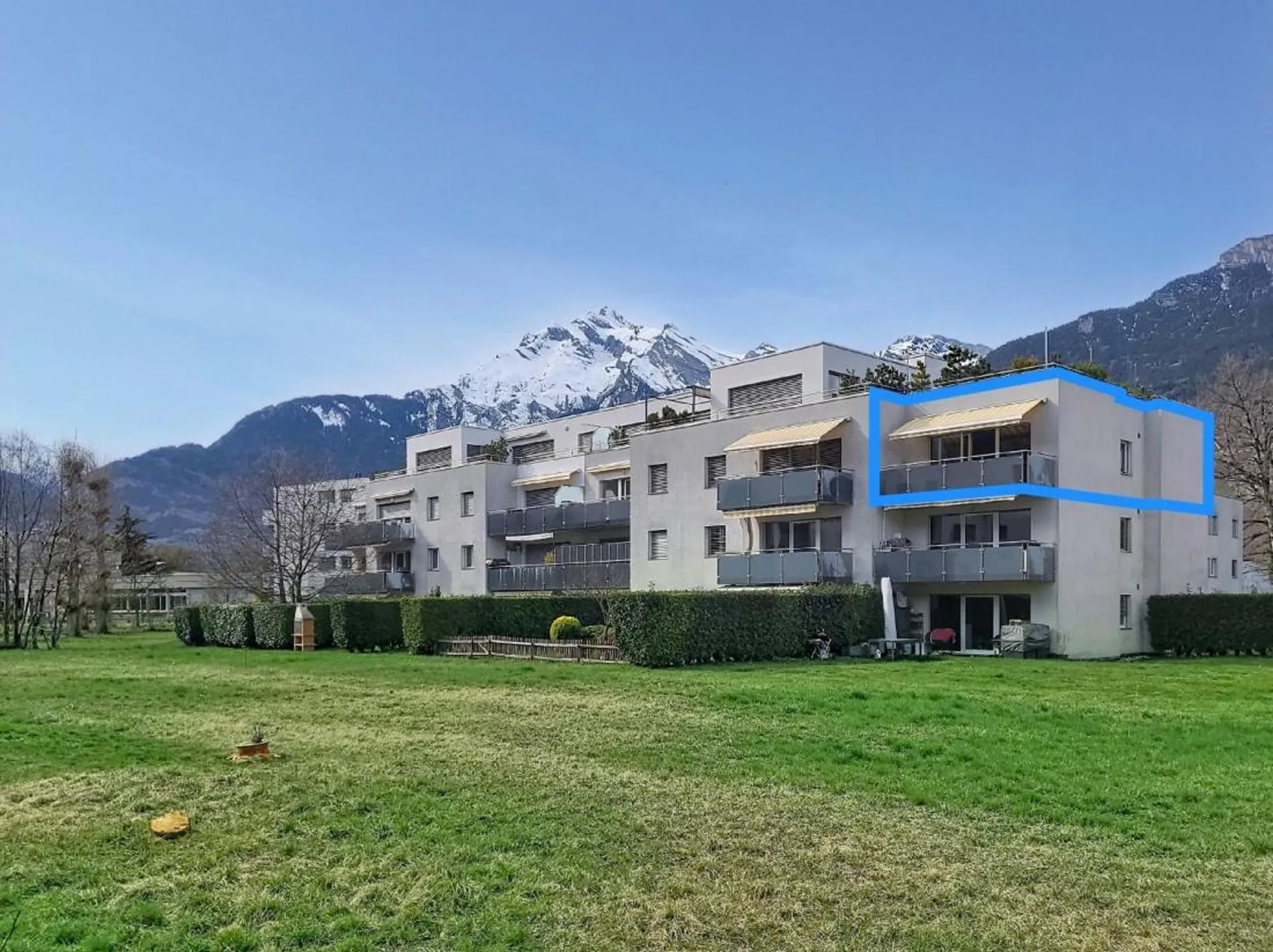 Sion/Pont-de-la-Morge, bel appartement de 4.5 pièces de 104 m2 avec balcon et 2 places de parc