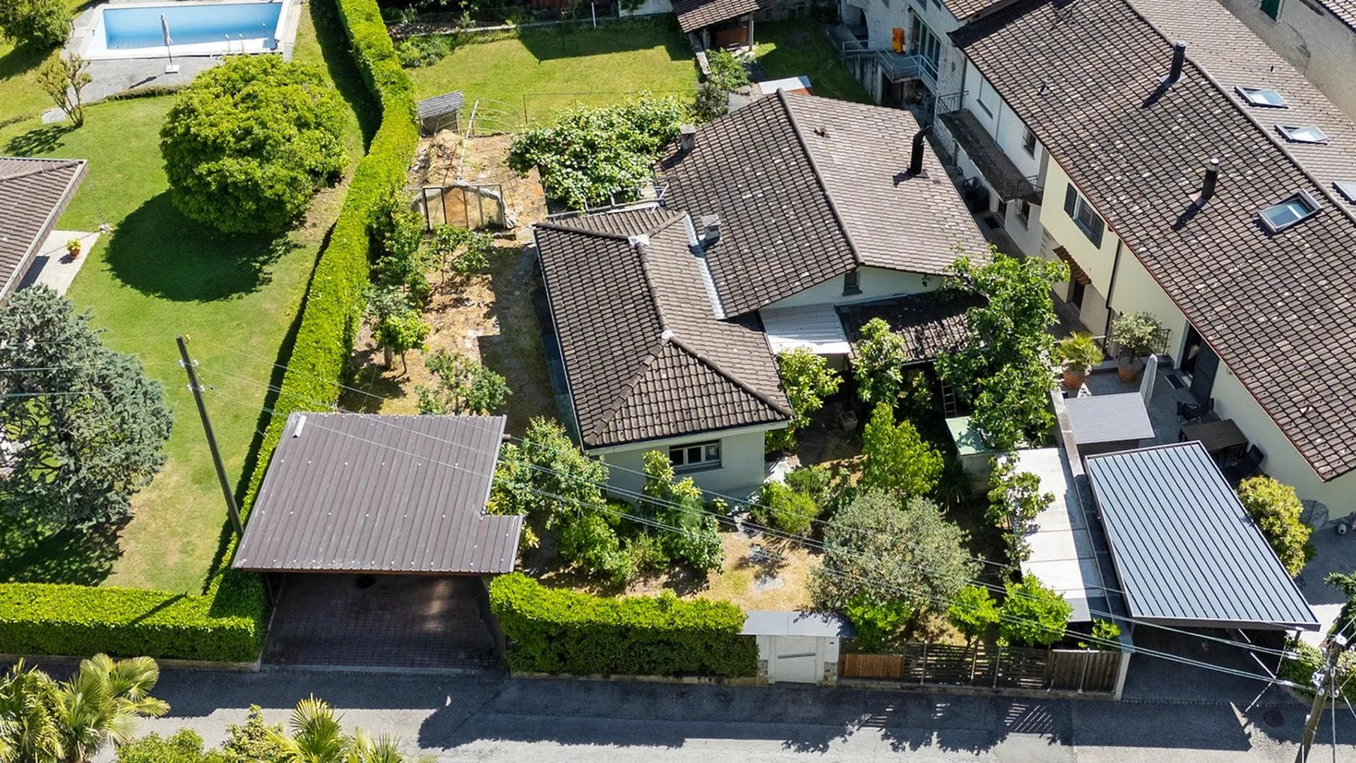 Grande casa unifamiliare completamente da rinnovare
