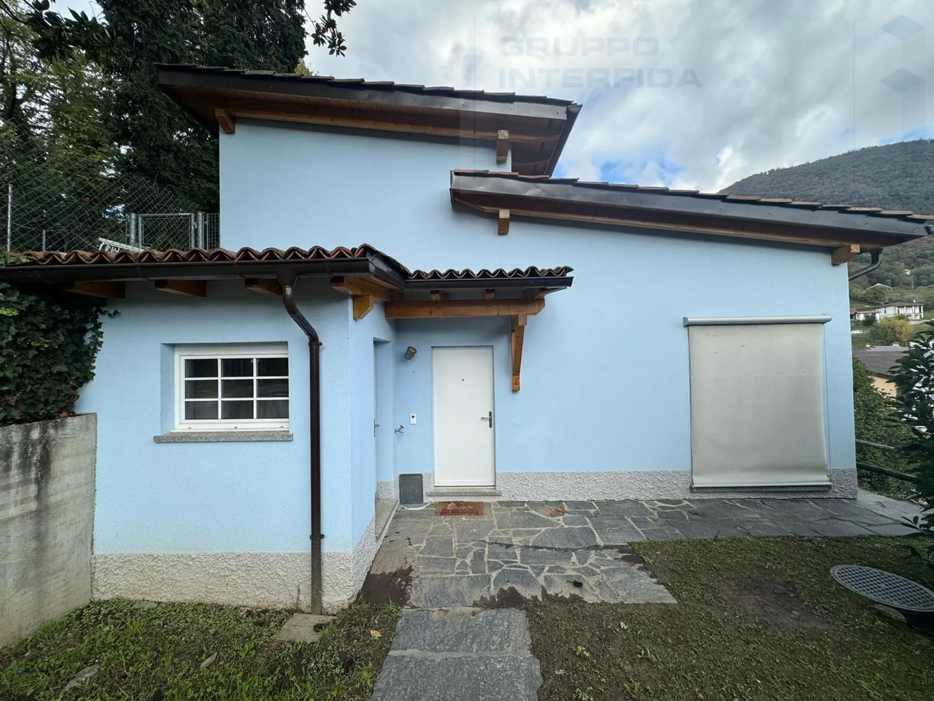 CASA INDIPENDENTE CON GIARDINO