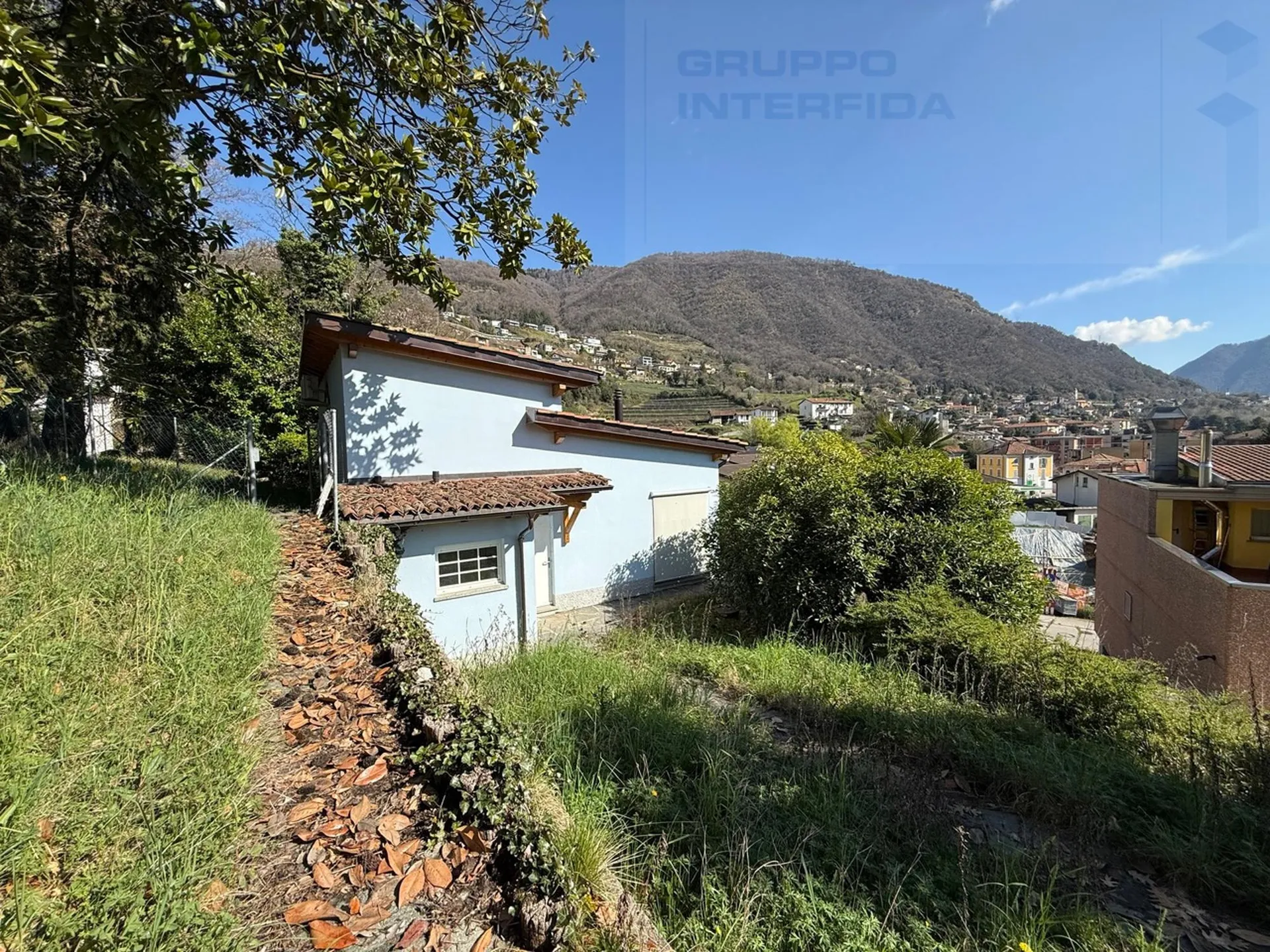 CASA INDIPENDENTE CON GIARDINO