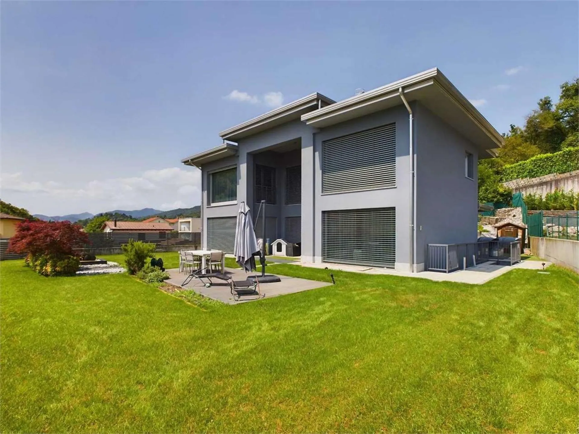 Casa di lusso con piscina ad Arzo