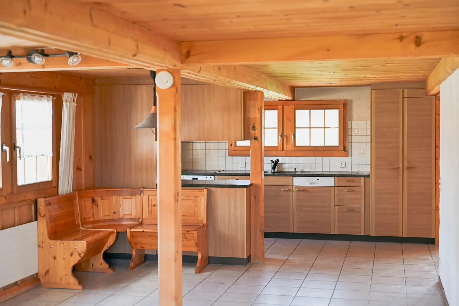 Charmante 3.5-Zimmer-Doppeleinfamilienhaus-Hälfte – Sofort verfügbar!