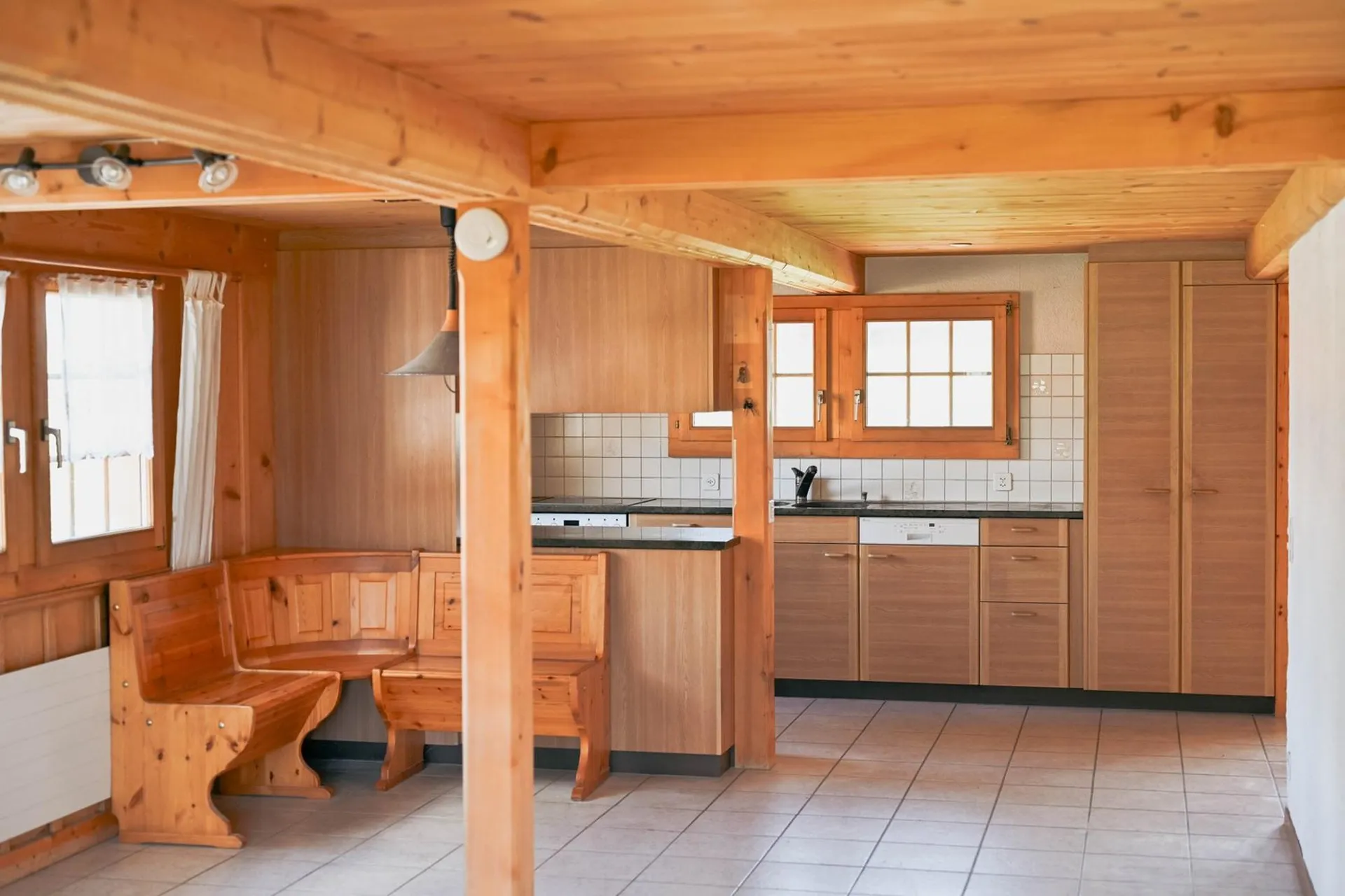 Charmante 3.5-Zimmer-Doppeleinfamilienhaus-Hälfte – Sofort verfügbar!