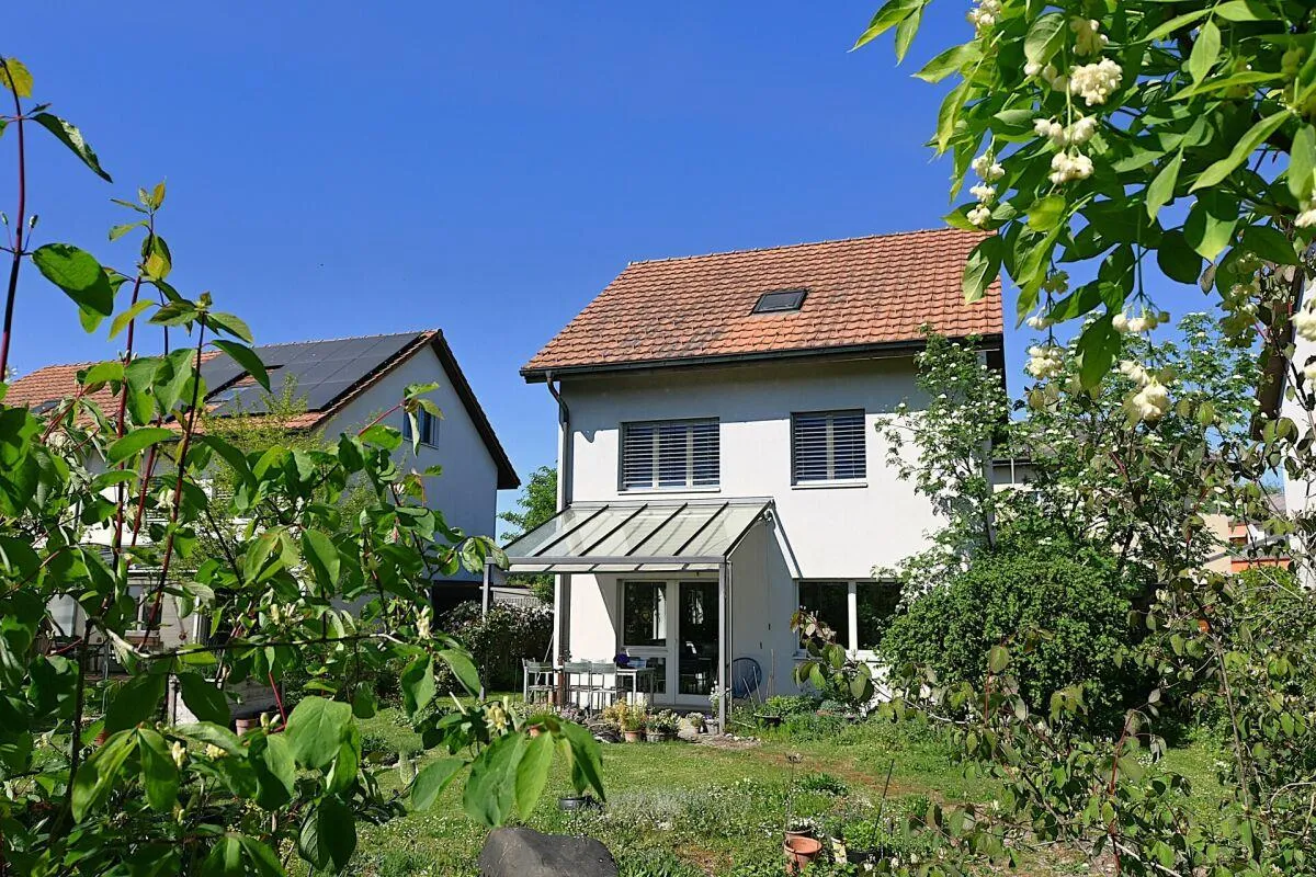 Freistehendes 6.5-Zimmer-Einfamilienhaus