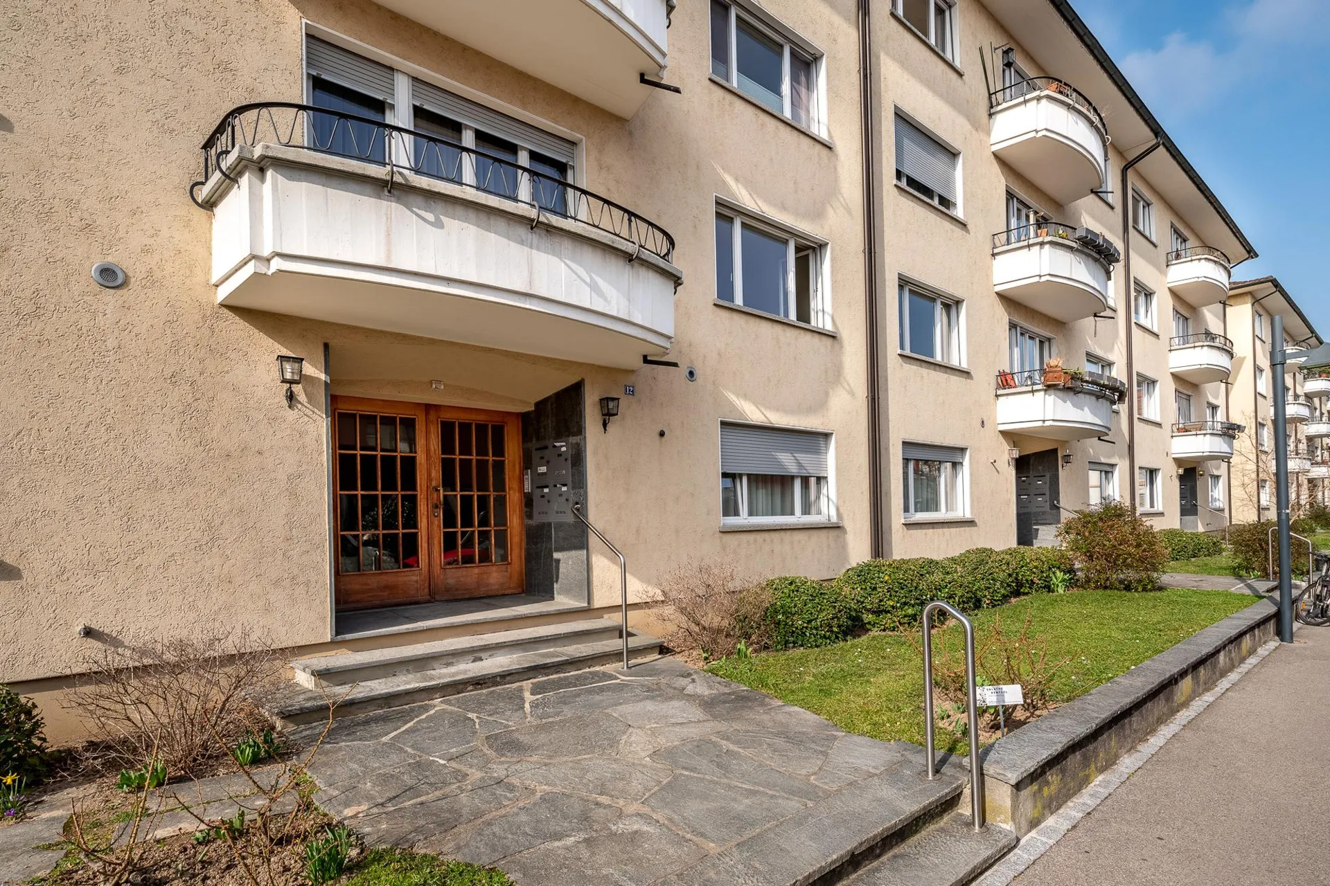 3-Zimmerwohnung, 64 m2, 1. OG, Nähe Dorfplatz in Binningen