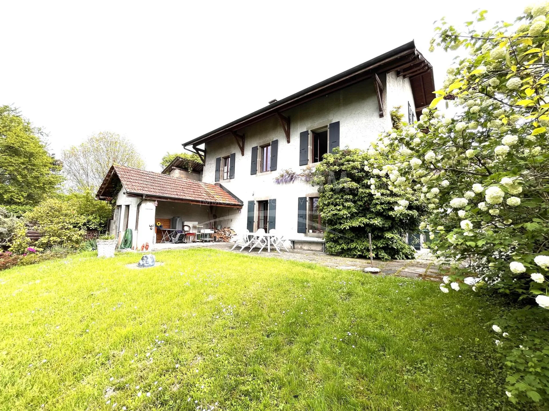Exclusivité - Maison villageoise en pleine campagne - Cheminée - 4 Chambres - 2 salles de bain - Charges : 500 Fr