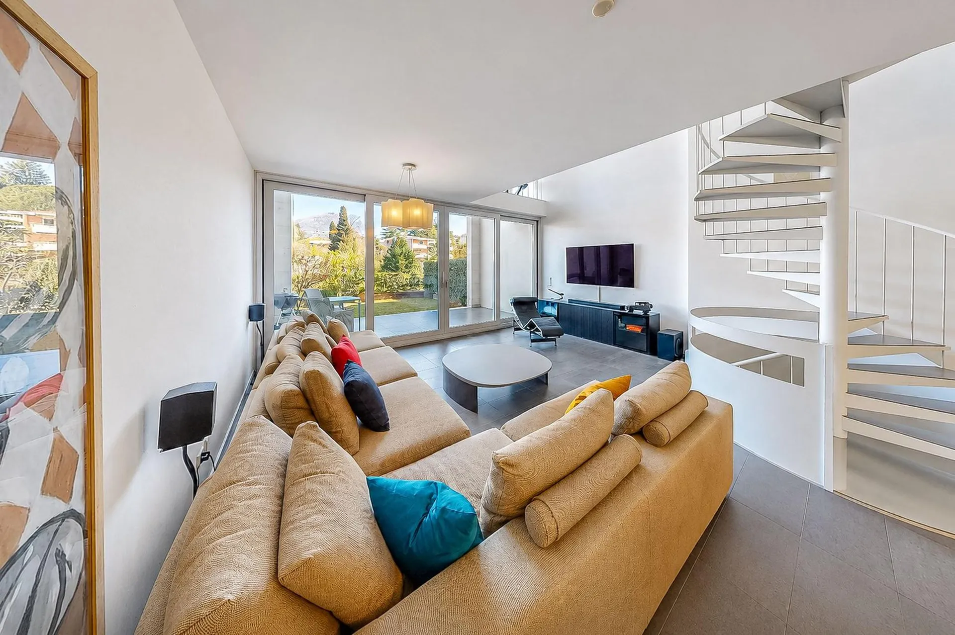 Ampio 4.5 locali triplex con giardino a Lugano