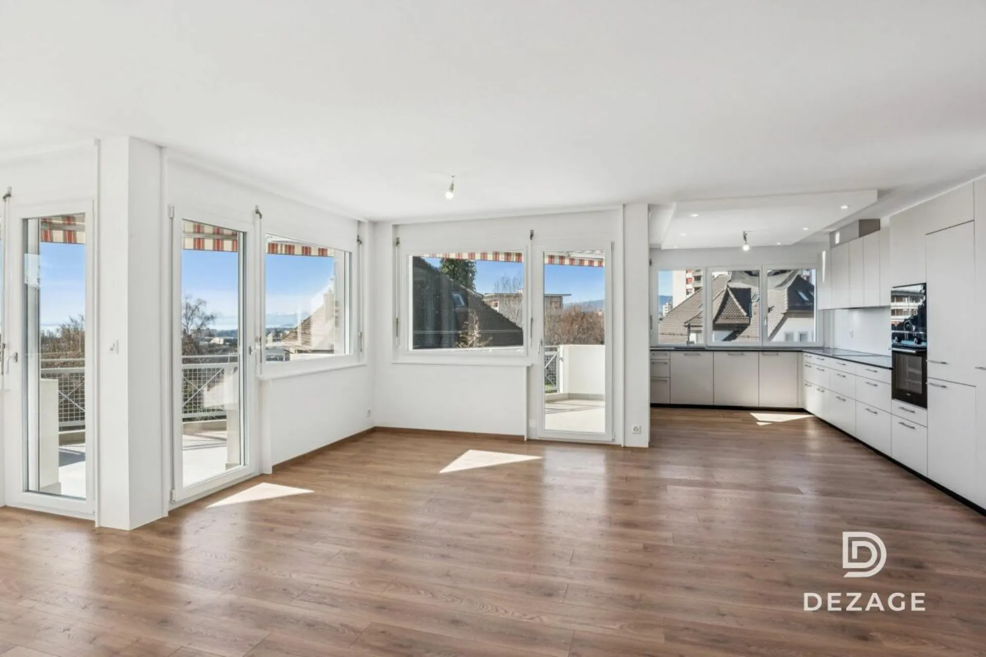Vaste appartement familial rénové avec vue lac et studio indépendant loué