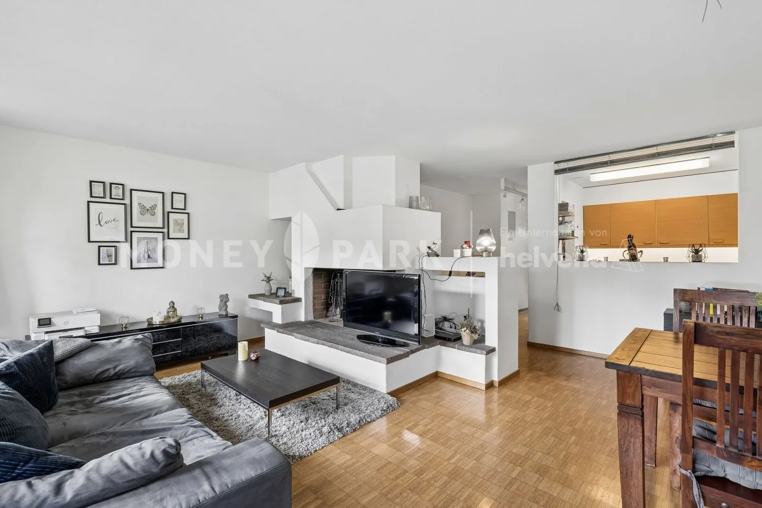 Attraktive 2.5-Zimmer-Wohnung mit Cheminée und Balkon