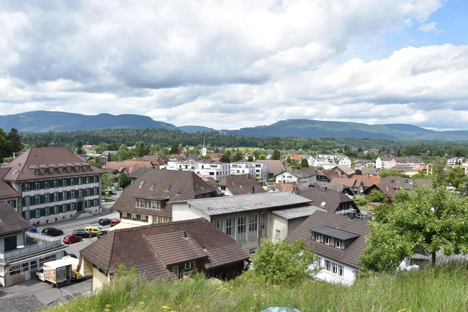 Dachwohnung mit grosser Terrasse und Weitsicht auf Jura