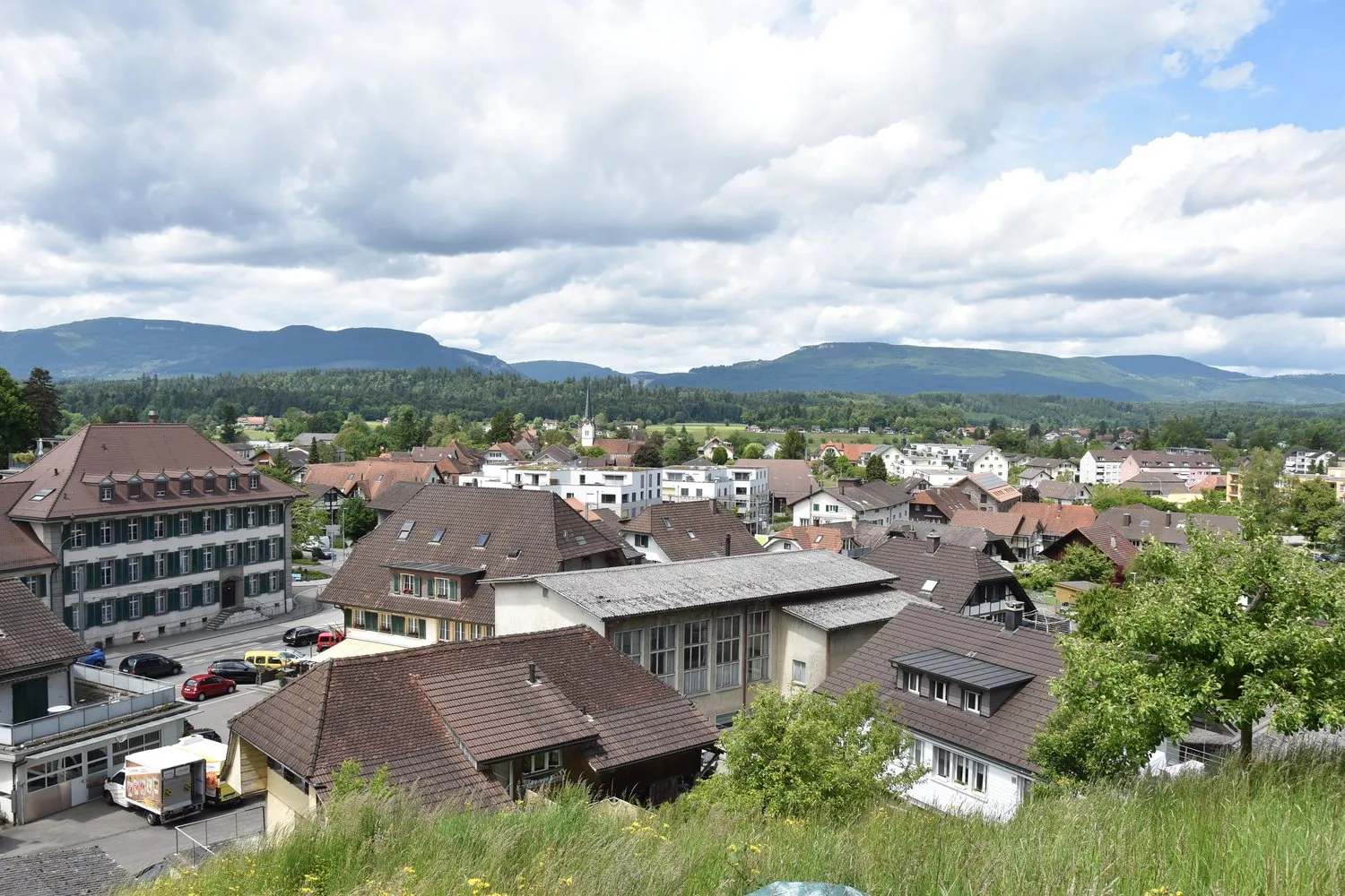 Dachwohnung mit grosser Terrasse und Weitsicht auf Jura