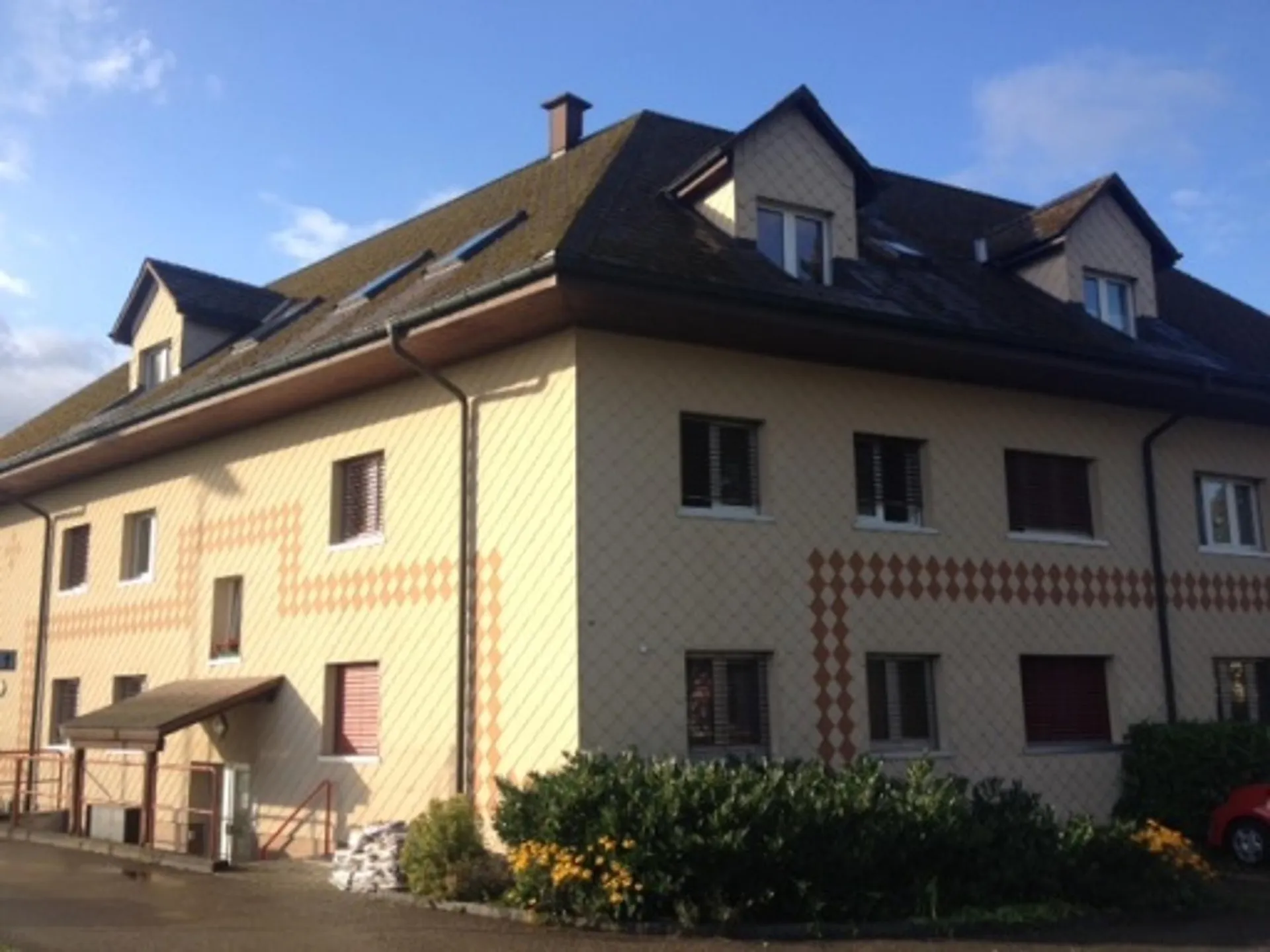 4 1/2-Zimmerwohnung, Parterre links