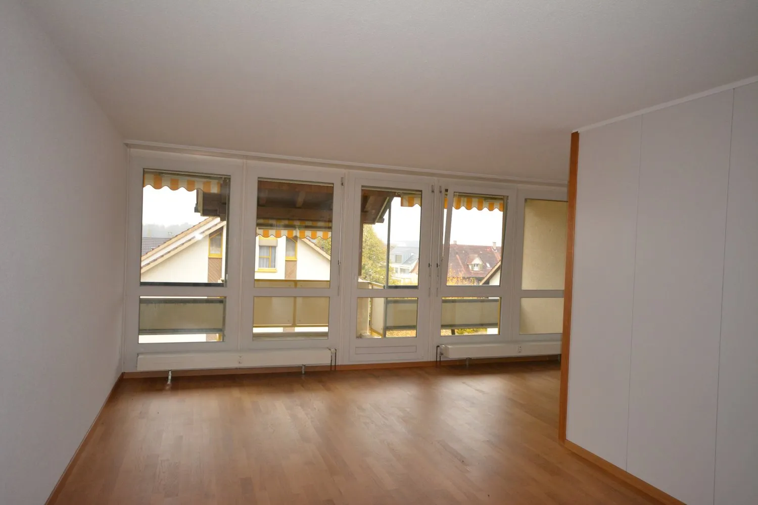 Helle 4.5-Zimmer-Wohnung mit Balkon in Lyssach – ab Juli 2026 verfügbar
