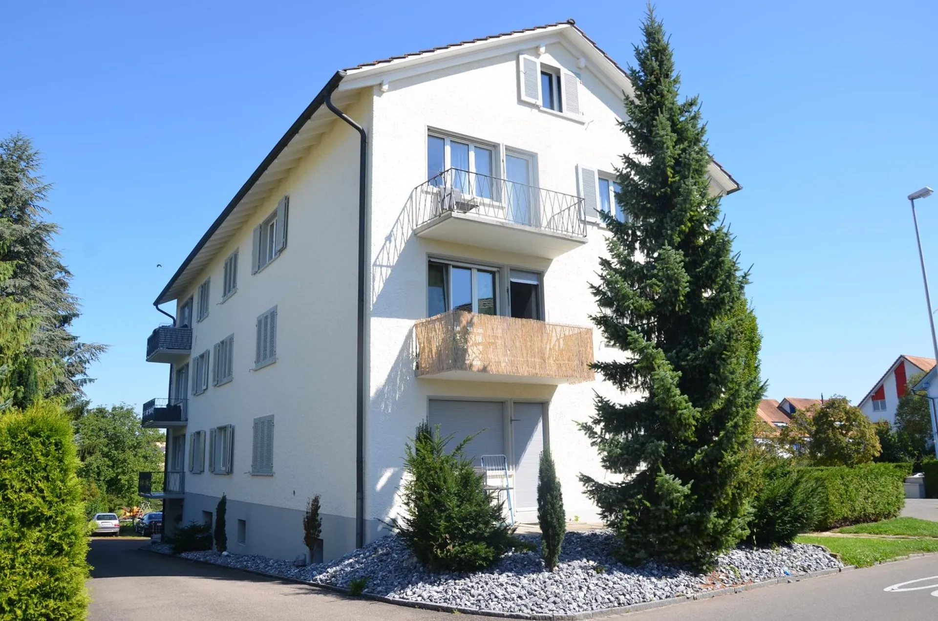 4-Zimmer-Wohnung mit Balkon an zentraler ruhiger Lage