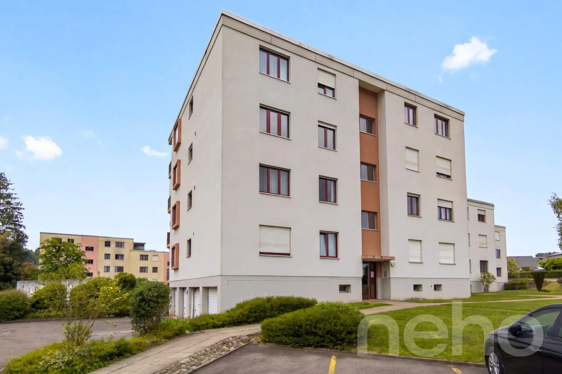 4-Zimmerwohnung im obersten Stock mit Balkon und Cheminée