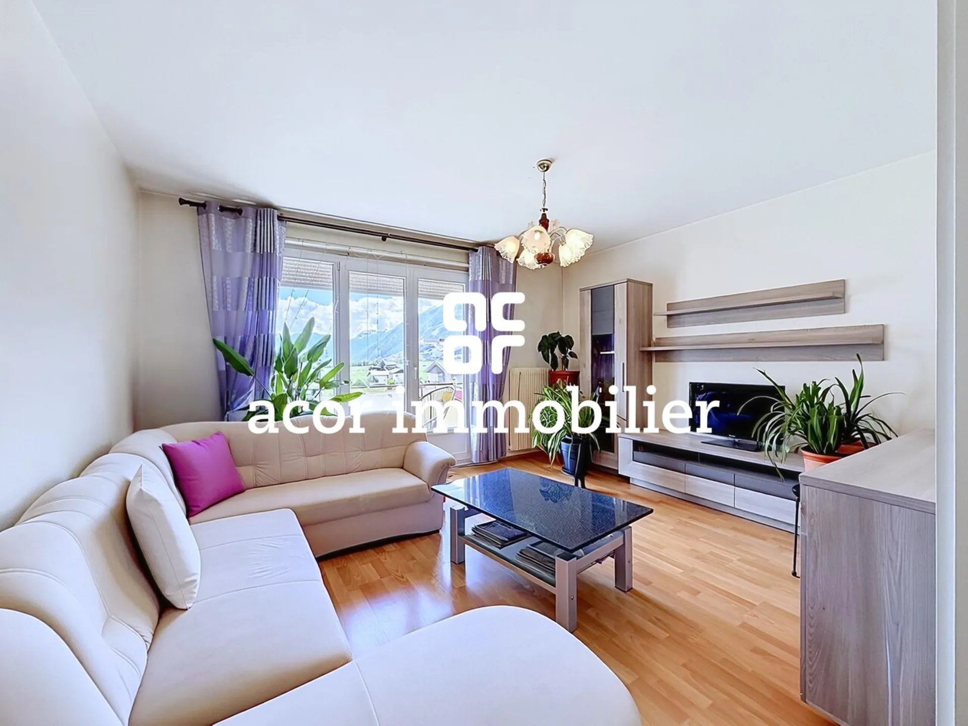 Appartement 3.5 pièces avec double balcon à St-Pierre-de-Clages