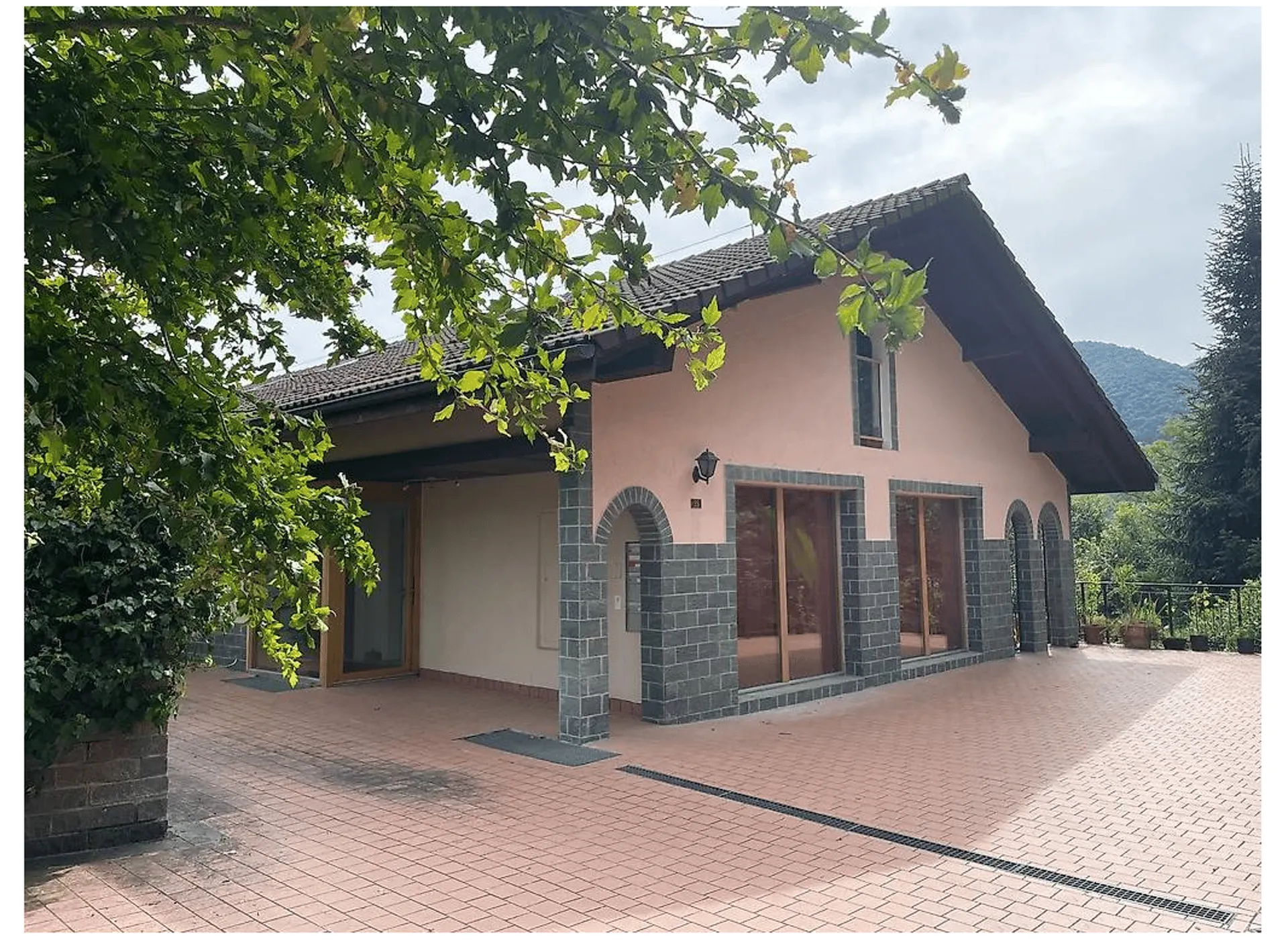 Casa plurifamiliare a Monteggio