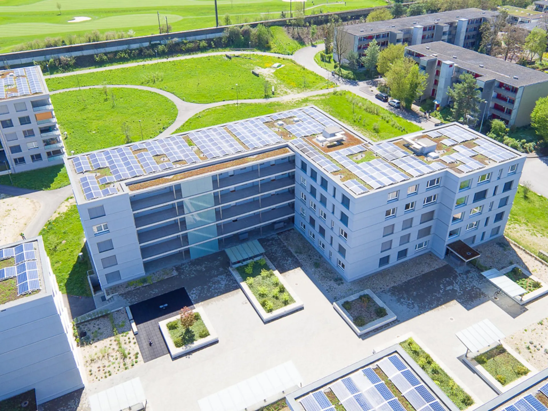 **111m2**4'ZWG**1.OG**Richtung Westen***