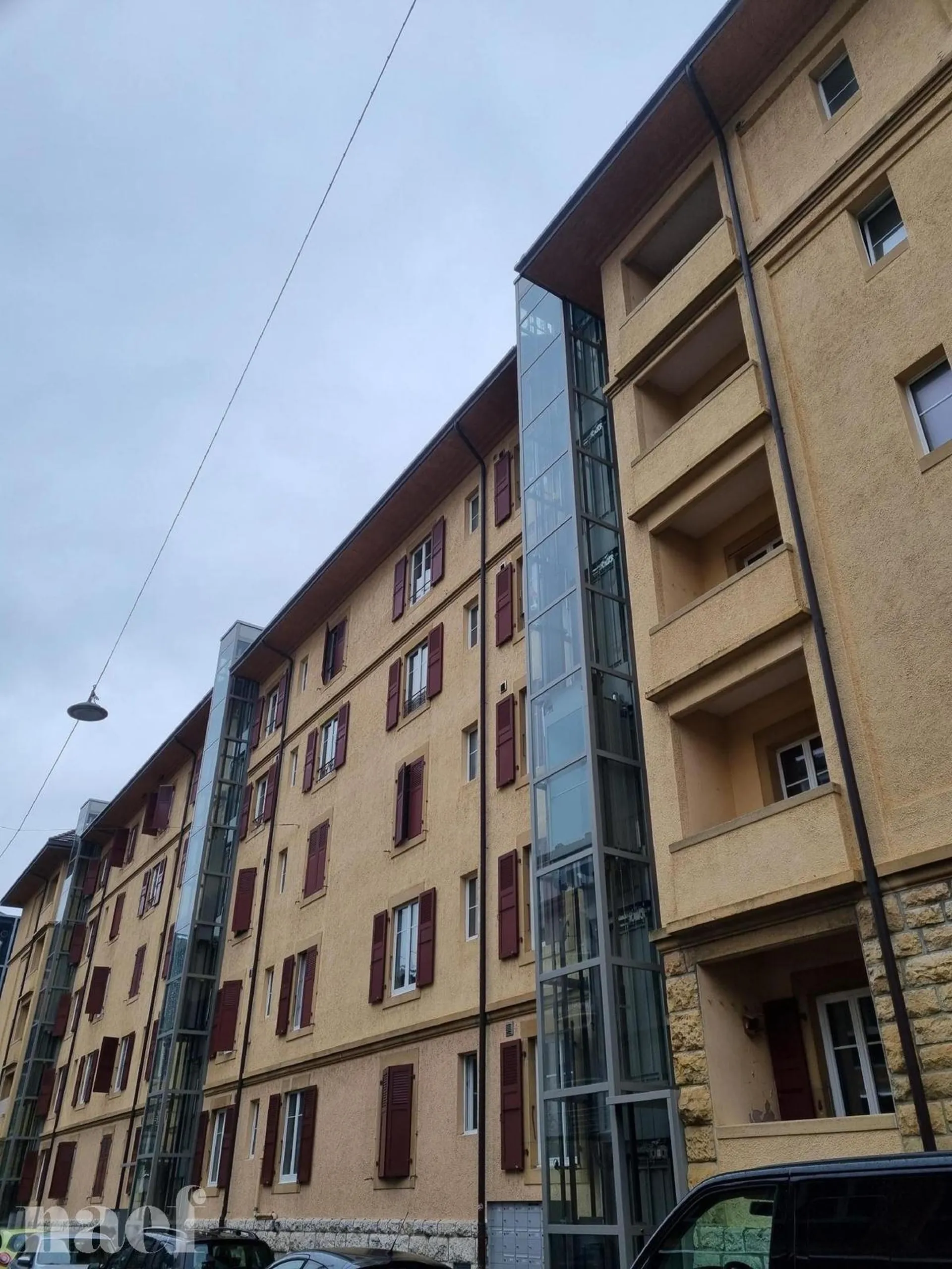 Appartement de 5.5 pièces au 2ème étage avec ascenseur situé à la rue de l'Eglise 6, 2000 Neuchâtel