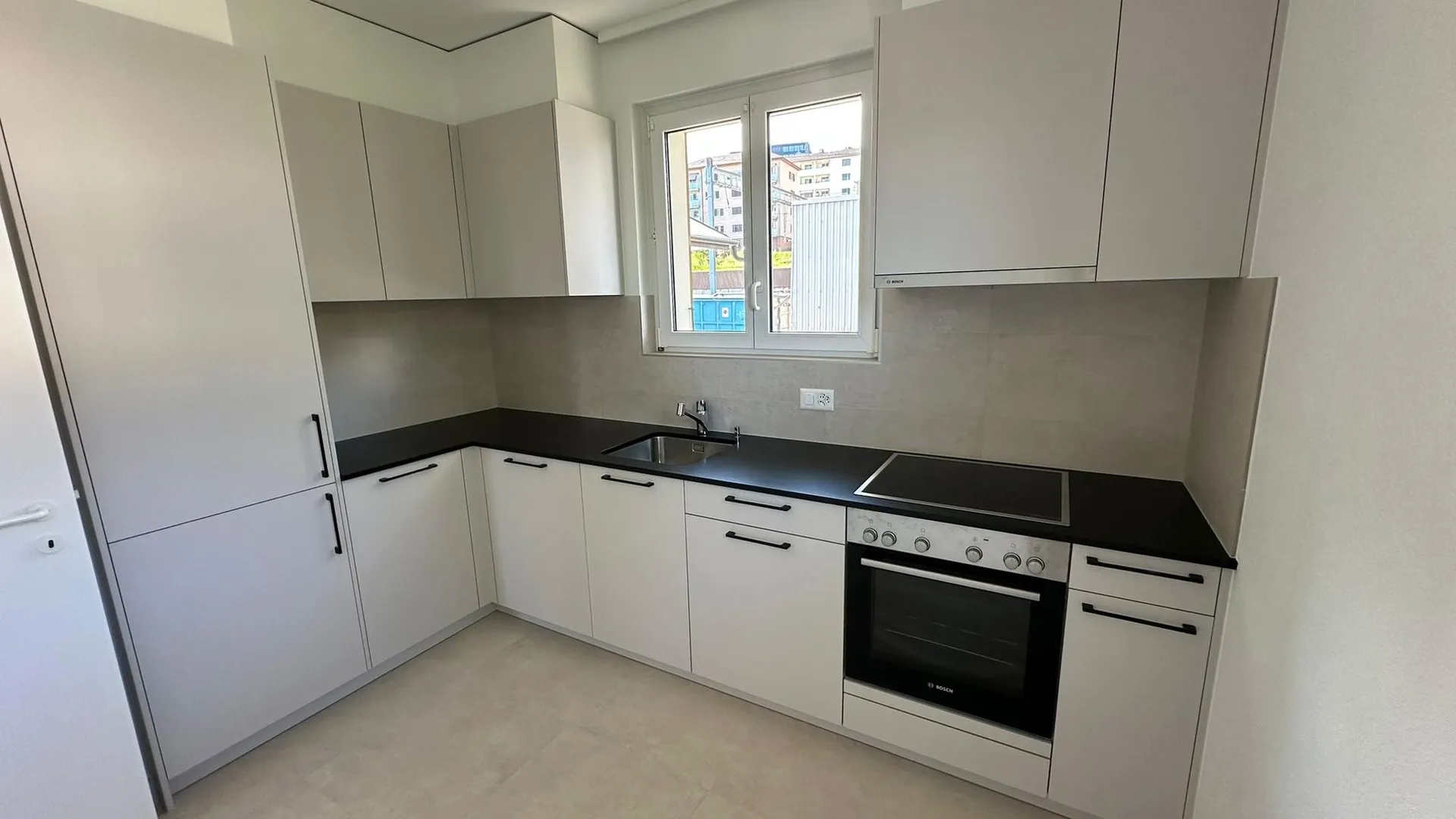Appartement rénové de 3 pièces au 1er étage