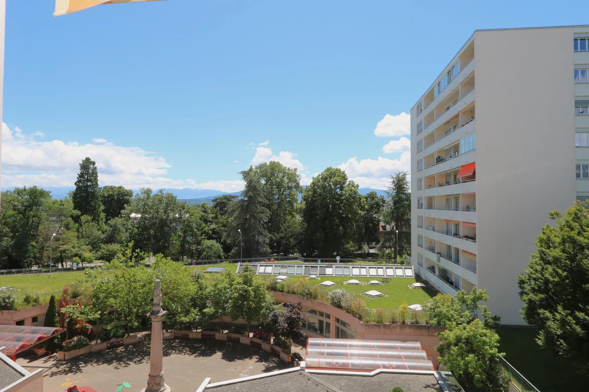 Appartement de 6,5 pièces avec 2 loggias à Versoix