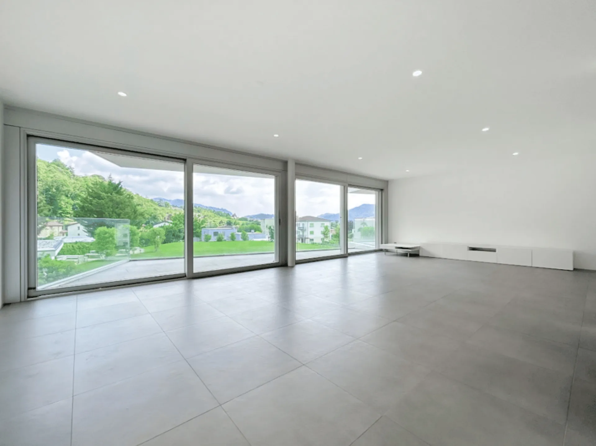 Splendido 3.5 locali a Morbio Inferiore in una esclusiva residenza con piscina condominiale