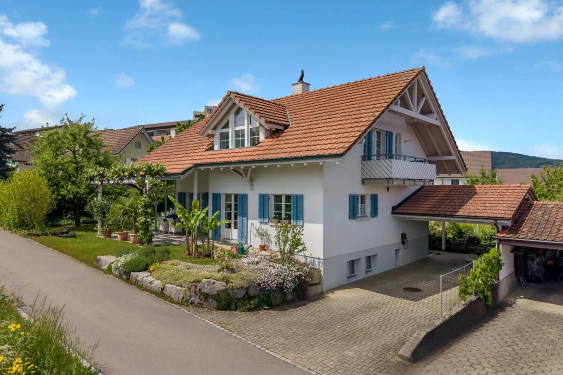Hochwertiges 6.5-Zimmer-Einfamilienhaus an erhöhter ruhiger Wohnlage!