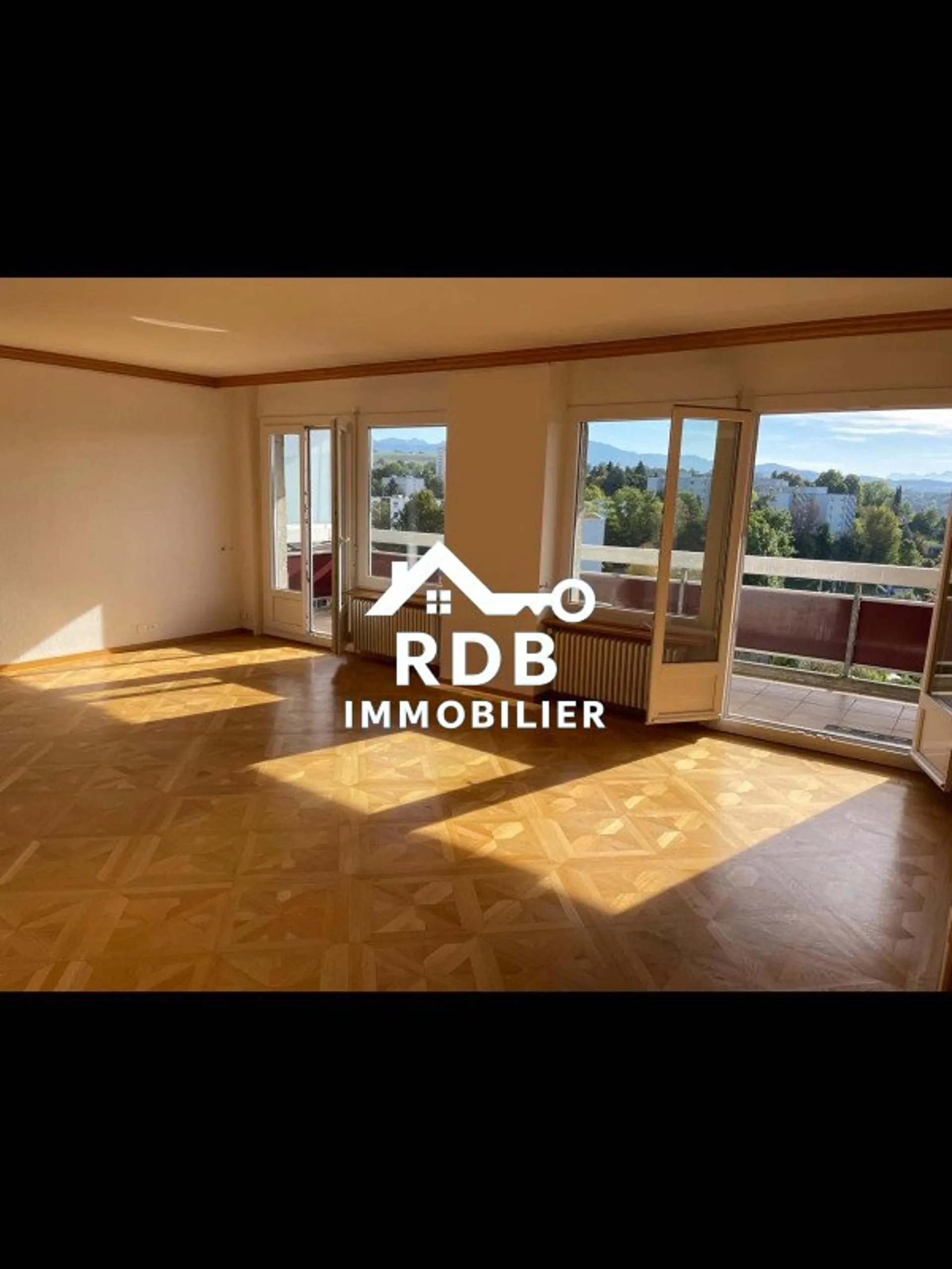 Magnifique appartement de 5.5 pièces, médian, 145m2 au 9ème et dernier étage.