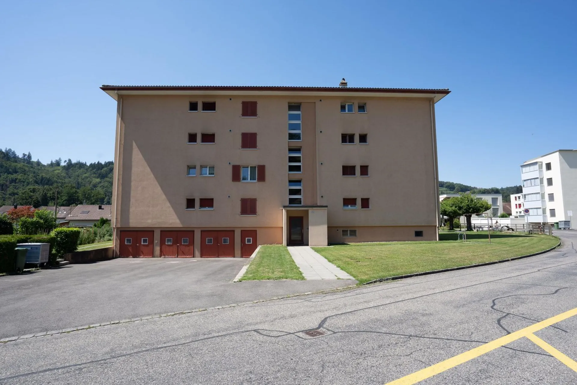 Praktische 3.0-Zimmer-Wohnung mit Balkon in Teufenthal zu vermieten