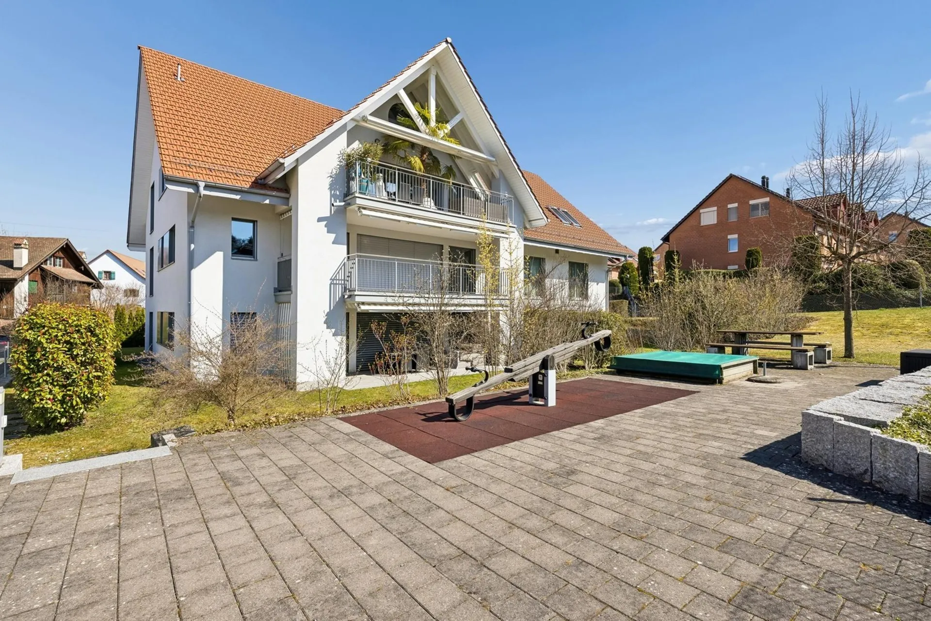 helle 4.5-Zimmer Wohnung zu vermieten
