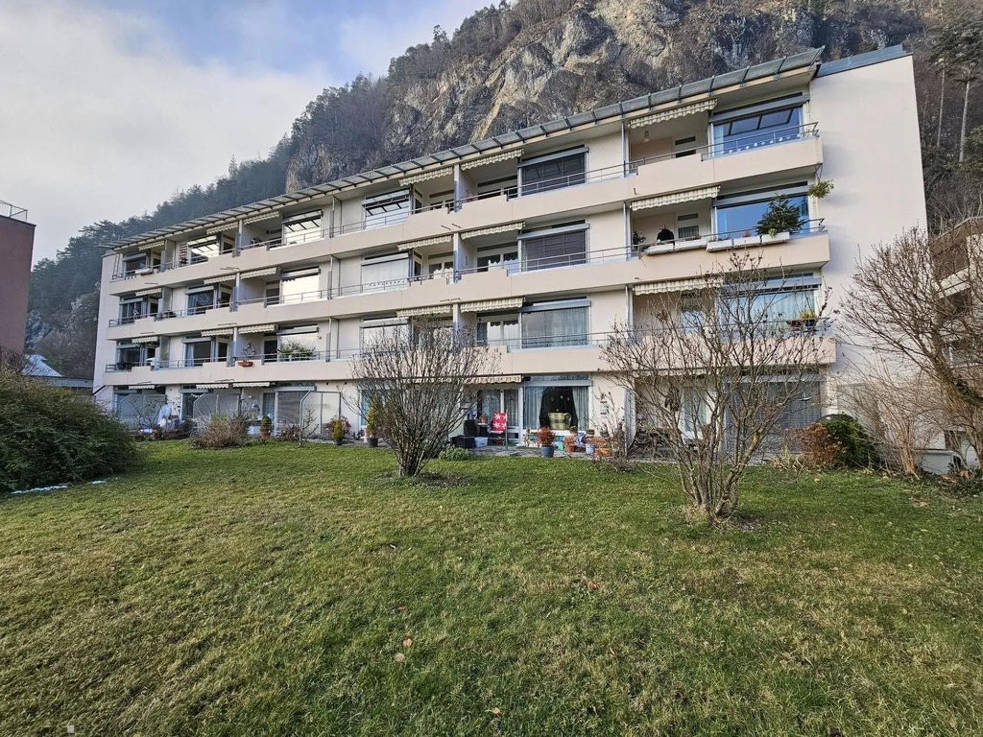 Schöne 4.5-Zimmerwohnung mit Aareblick in Unterseen zu vermieten