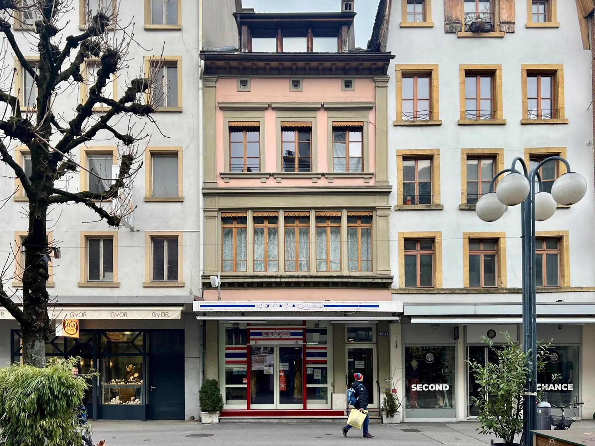 Grosszügige und charmante 3.5-Zimmerwohnung im Stadtzentrum