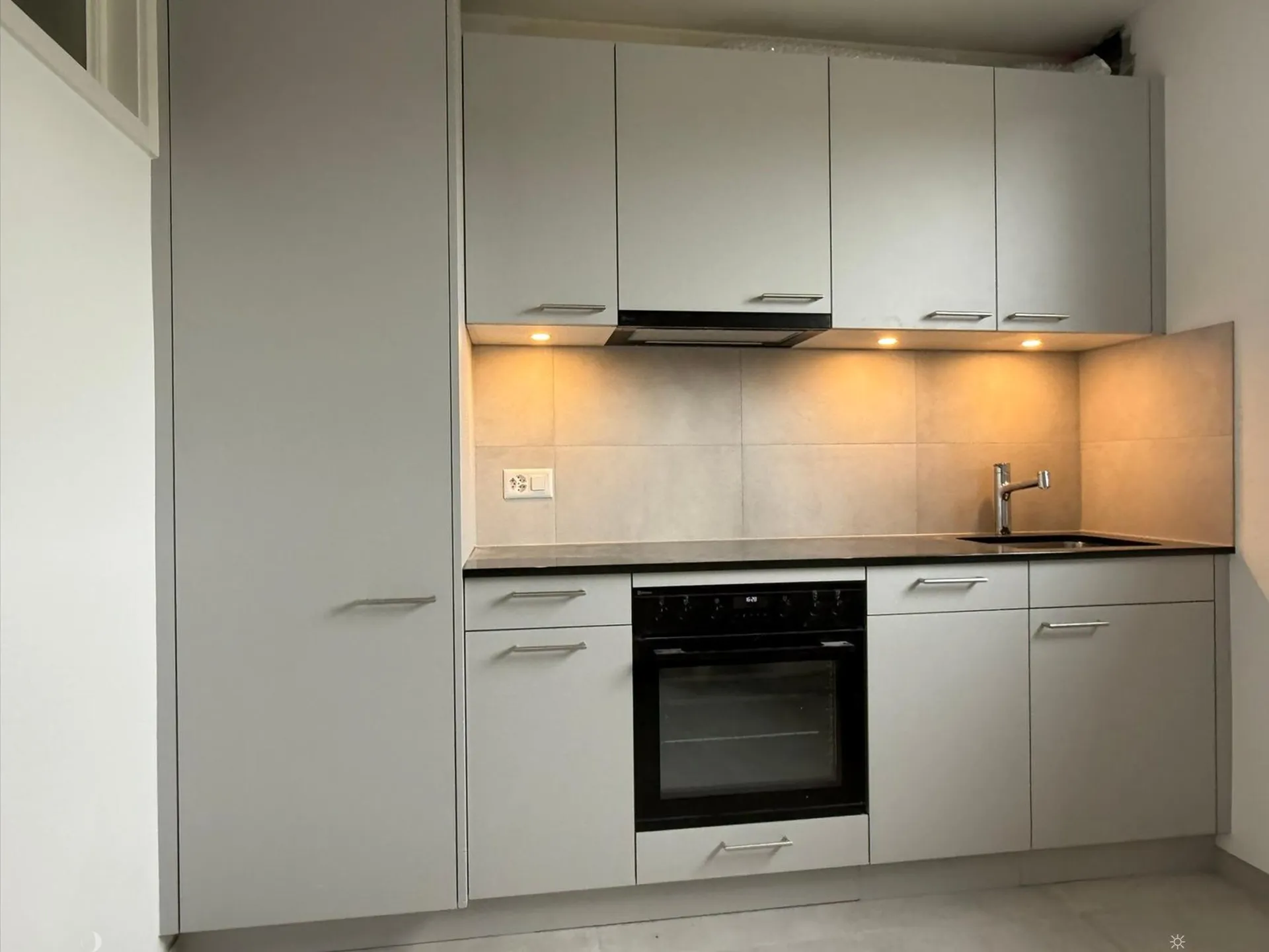 Top sanierte 1.5-Zimmer Dachwohnung im beliebten Mühlefeldquartier