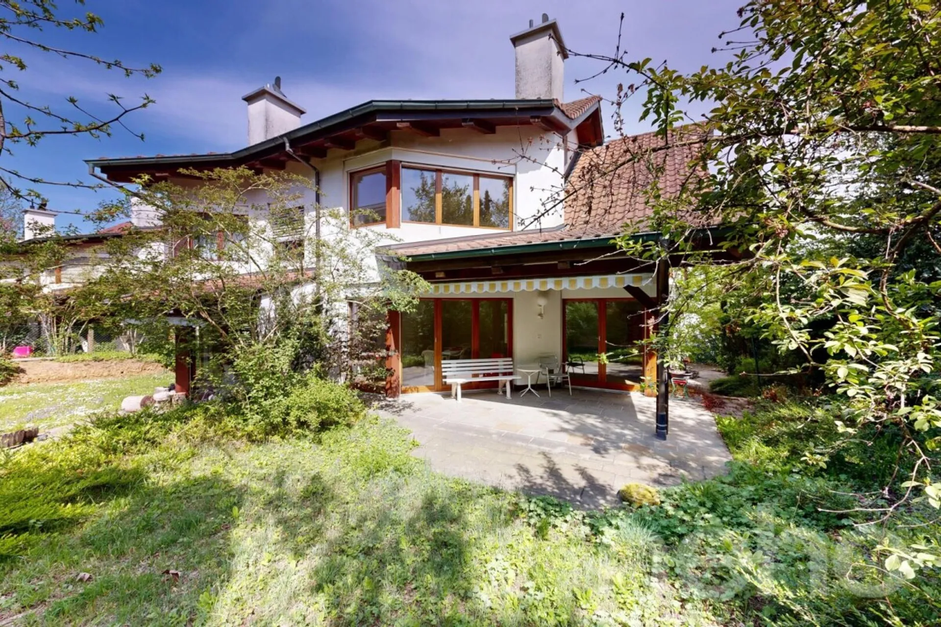 Gepflegtes 6-Zimmer Doppeleinfamilienhaus an bevorzugter Lage