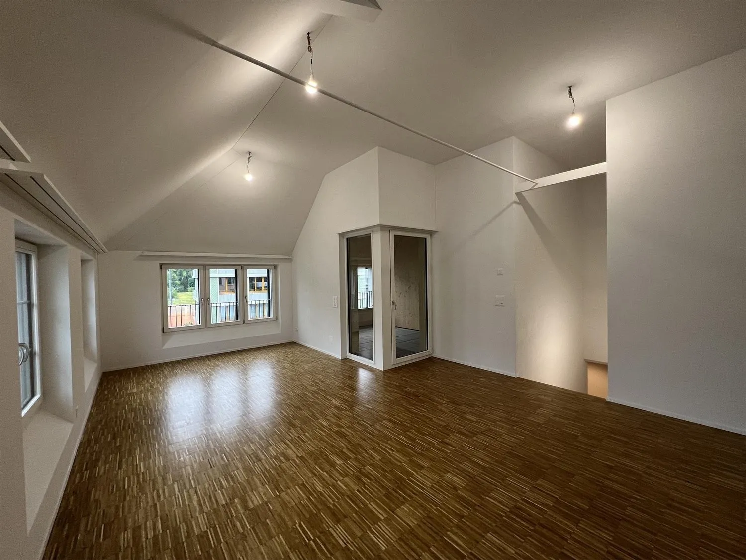 Hochwertig sanierte Maisonettewohnung an bester Alltagslage