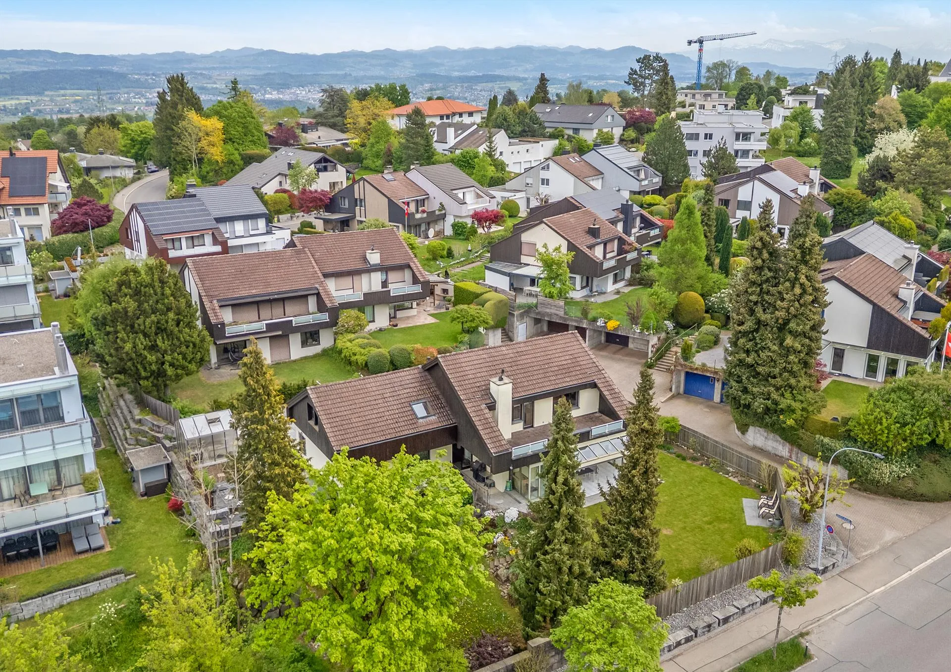 Familienparadies mit vielfältigem Raumangebot im Grünen