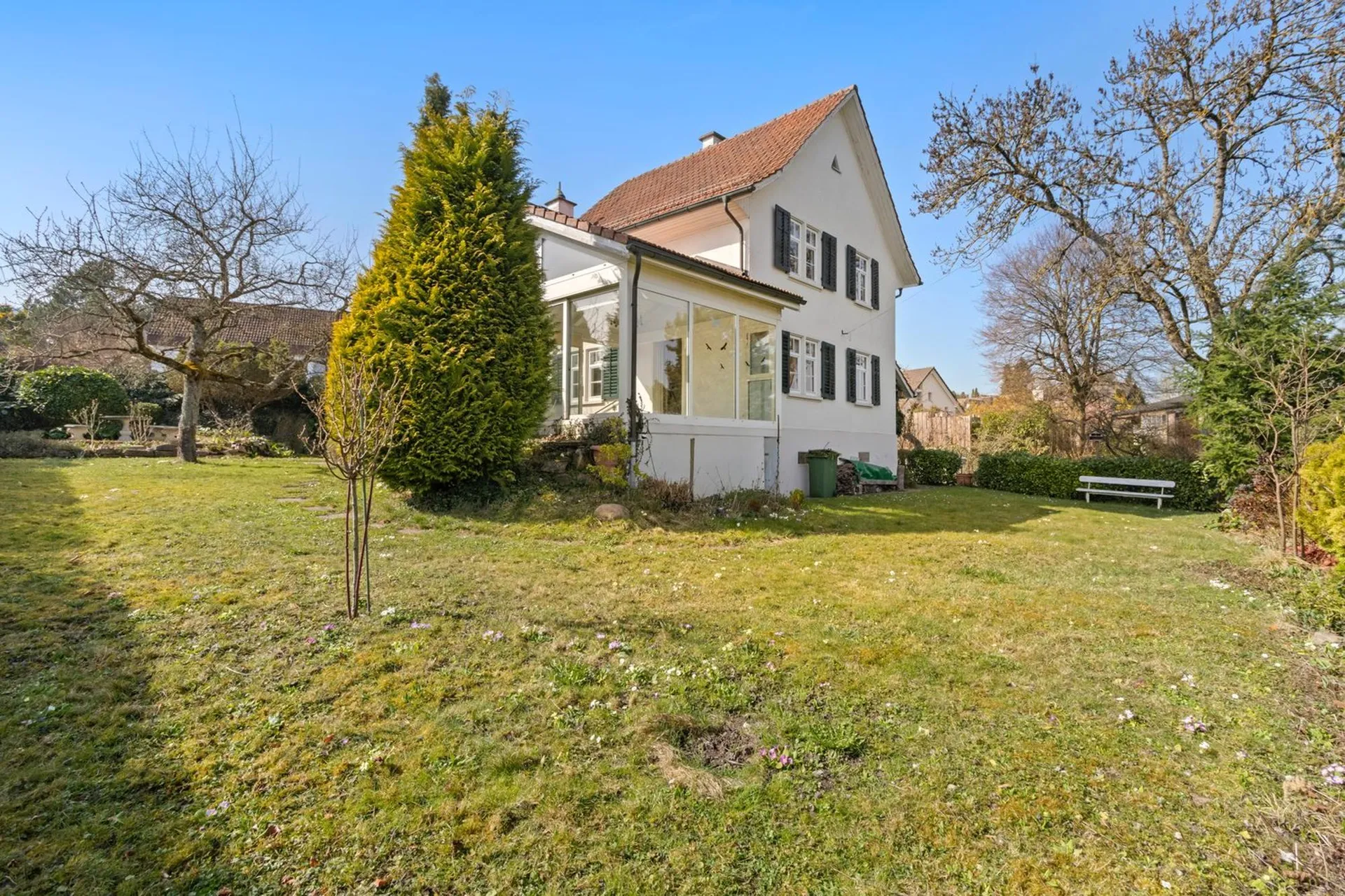 Ein Zuhause mit Aussicht und Entwicklungspotenzial in Dietikon