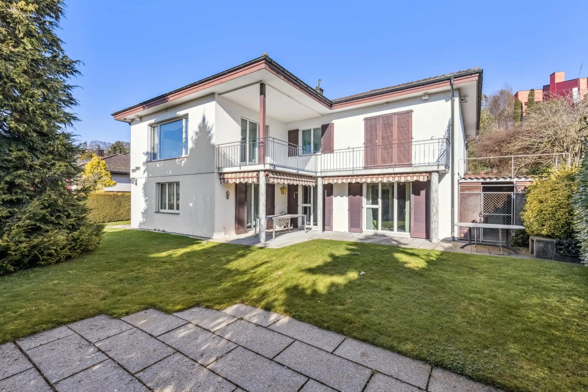 Ein Zuhause mit Raum für Träume - freistehend, sonnig und voller Mö...