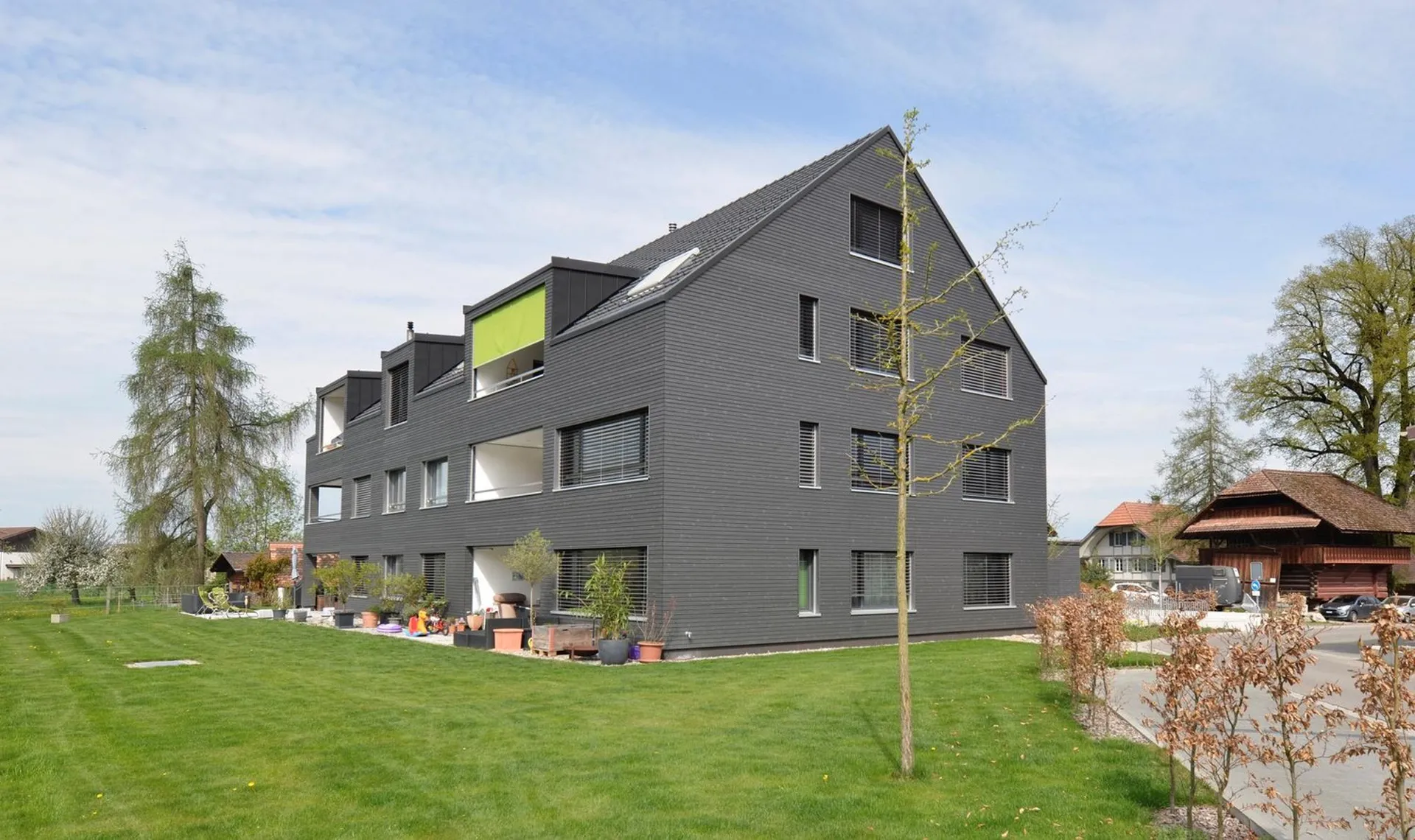 Attraktive 4.5 Zimmer-Dachwohnung mit grosser Galerie u Loggia