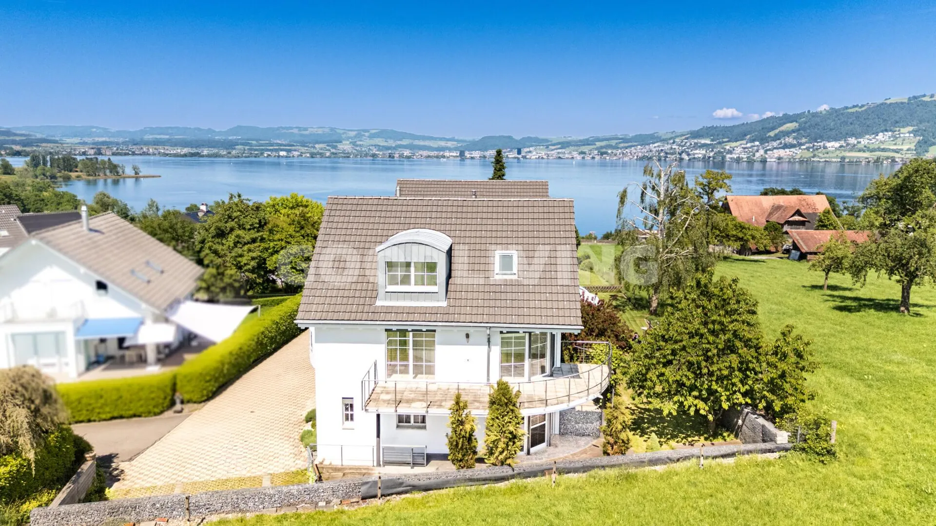 Wohnen zwischen Natur und Zugersee