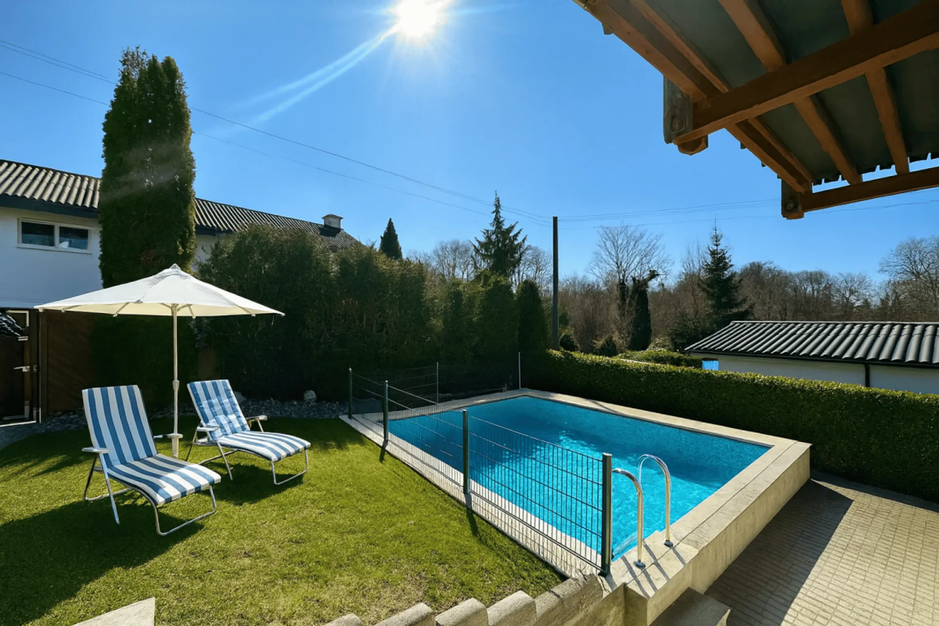 ZWEIFAMILIENHAUS MIT POTENZIAL