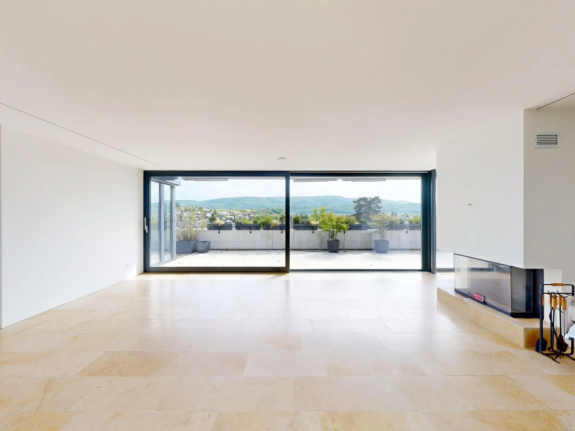 4.5-Zimmer-Terrassenwohnung mit atemberauender Weitsicht