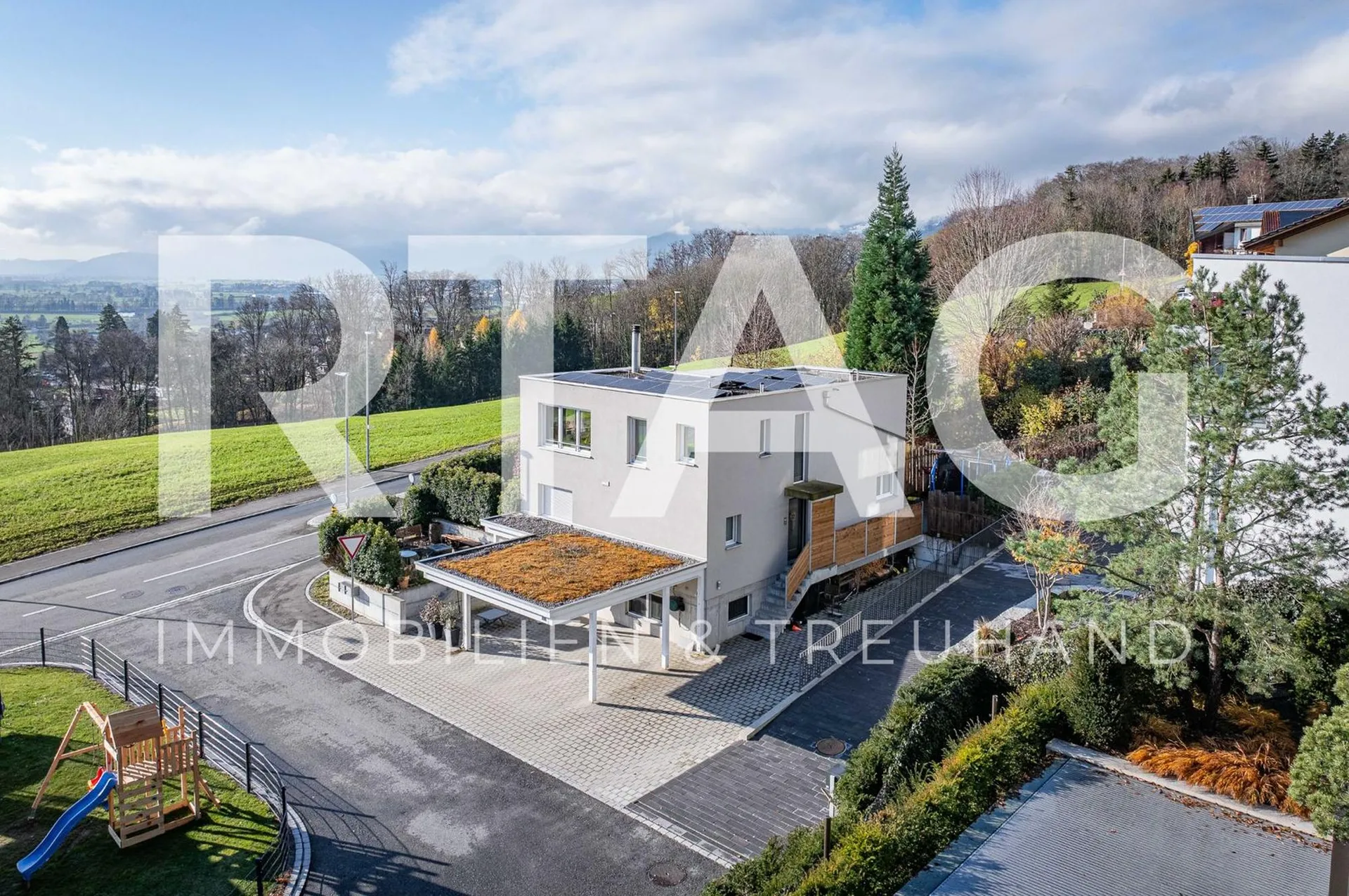 Einfamilienhaus mit Einliegerwohnung