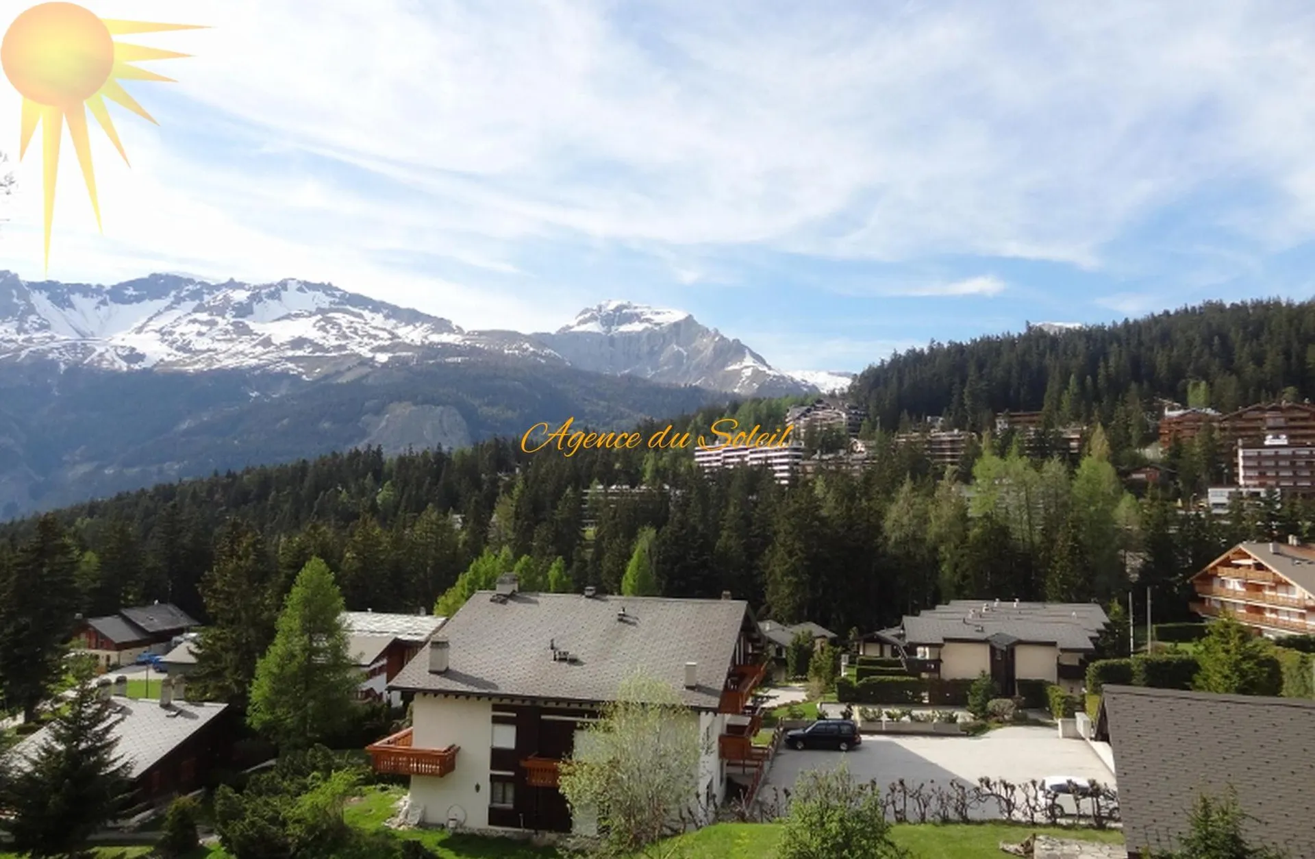 À louer à la saison d'hiver : Bel appartement 2.5 pièces au bord du golf 18 trous et parking devant l'immeuble !